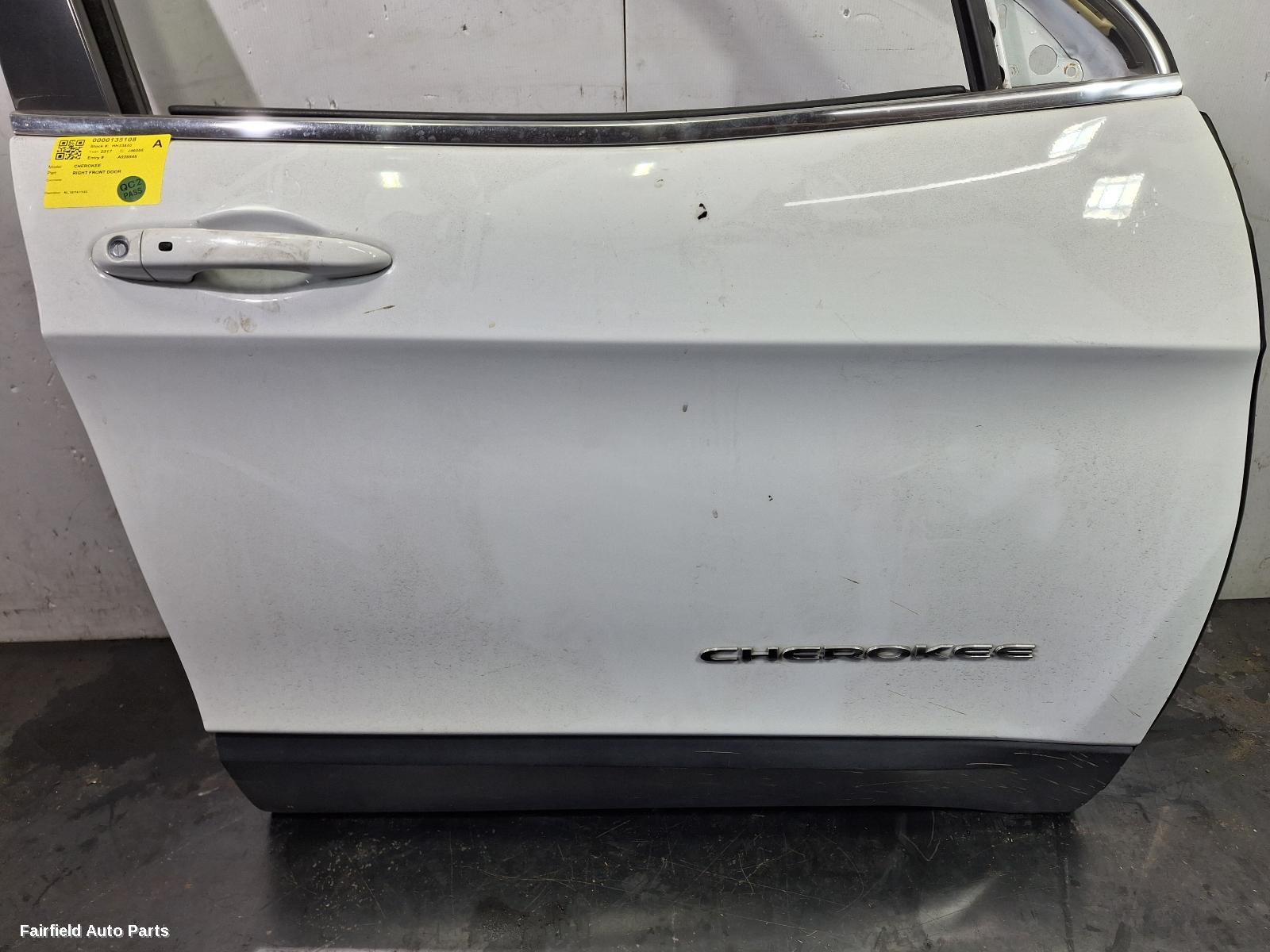 2014-2022 Jeep Cherokee Right Front Door
