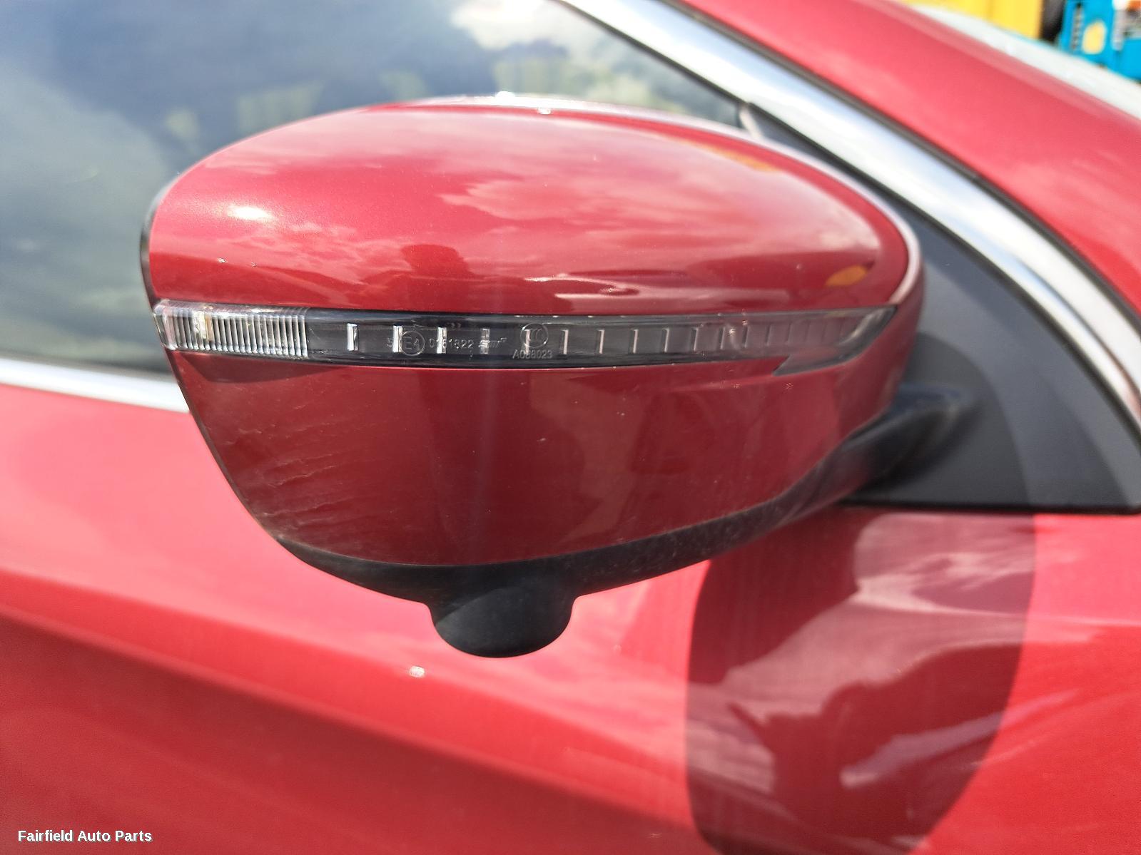2017-2021 Nissan Qashqai Grille