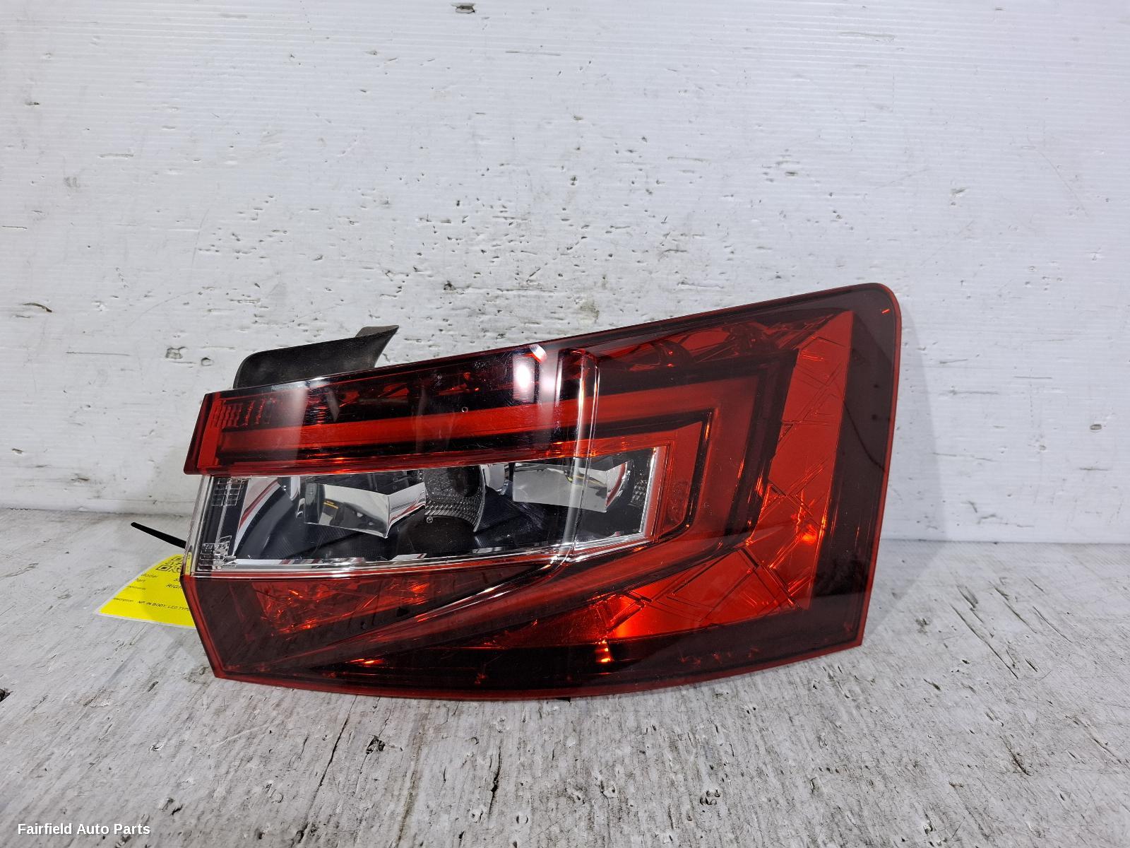 2016-2019 Skoda Superb Right Taillight
