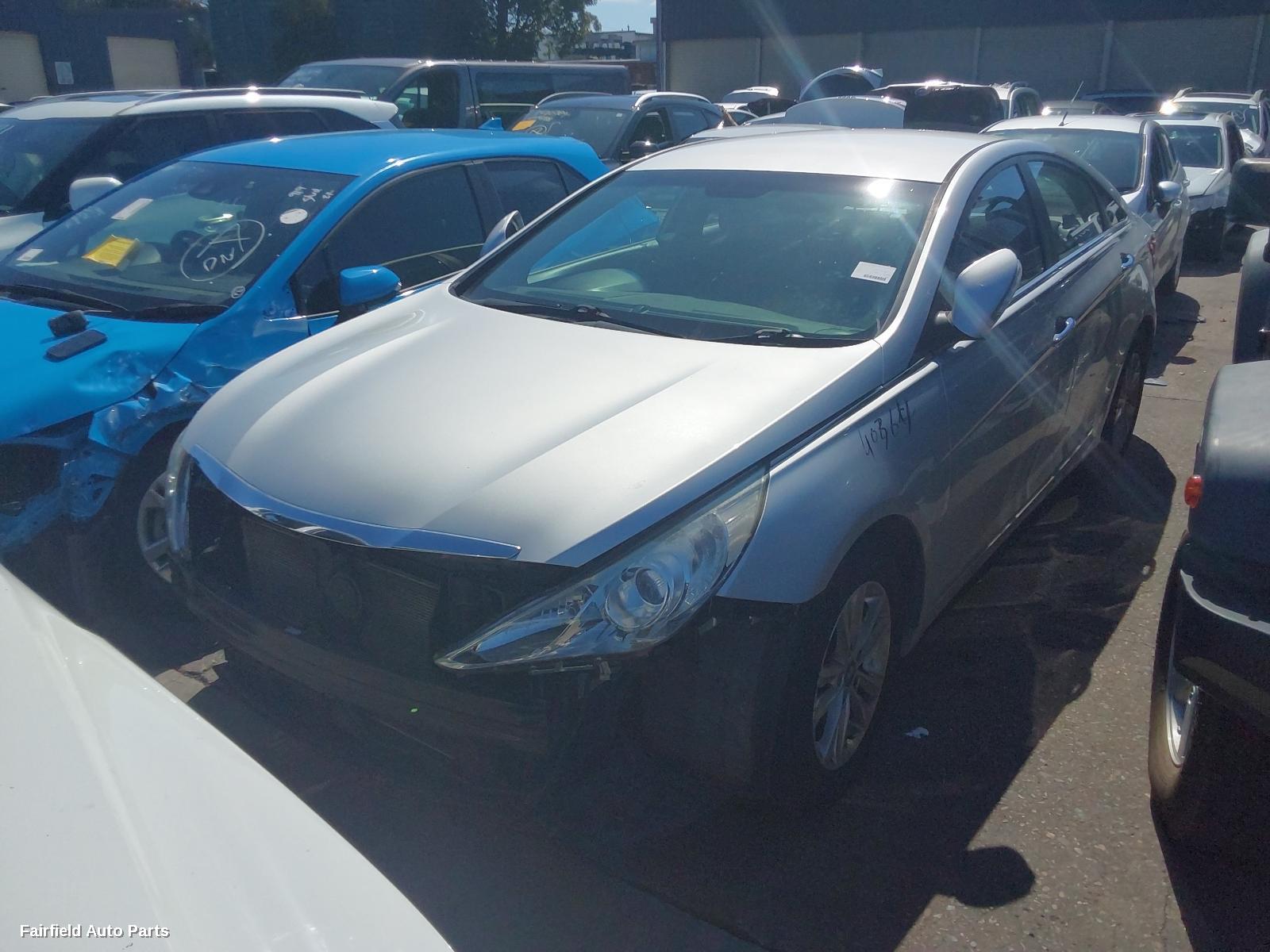 2010-2014 Hyundai I45 Left Front Door