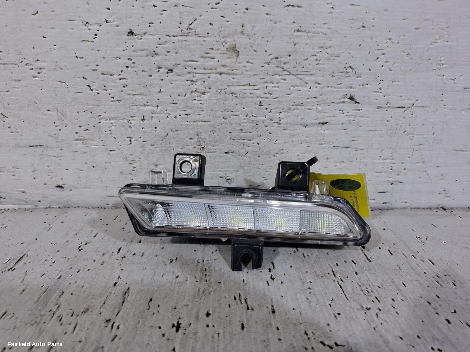 2013-2016 Renault Clio Right Indicator Fog Side
