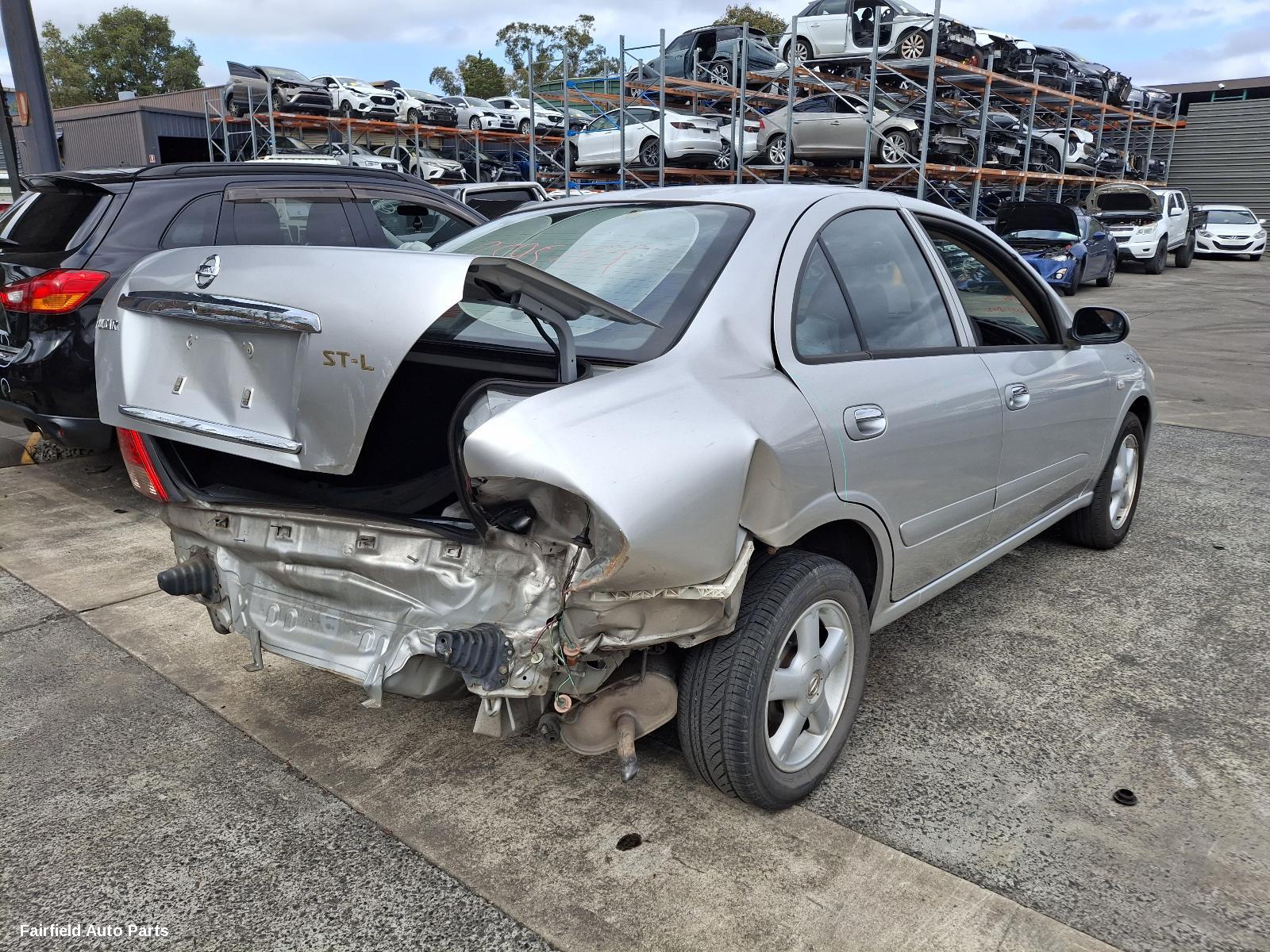 2000-2005 Nissan Pulsar Left Rear Door Sliding