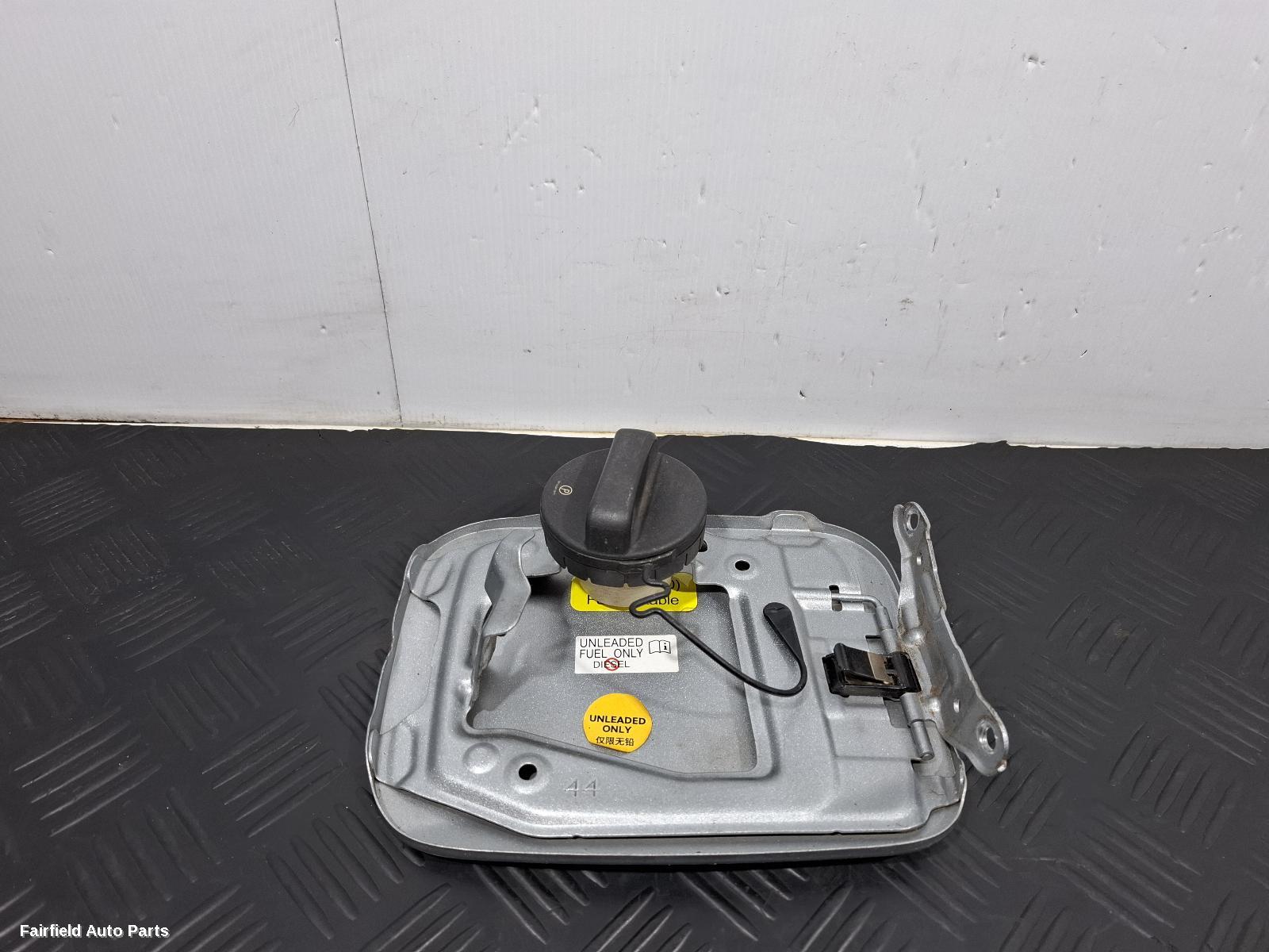 2013-2021 Toyota Kluger Fuel Door   Filler
