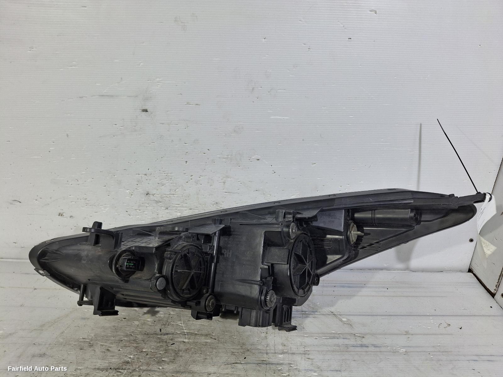 2012-2017 Hyundai I30 Right Headlamp