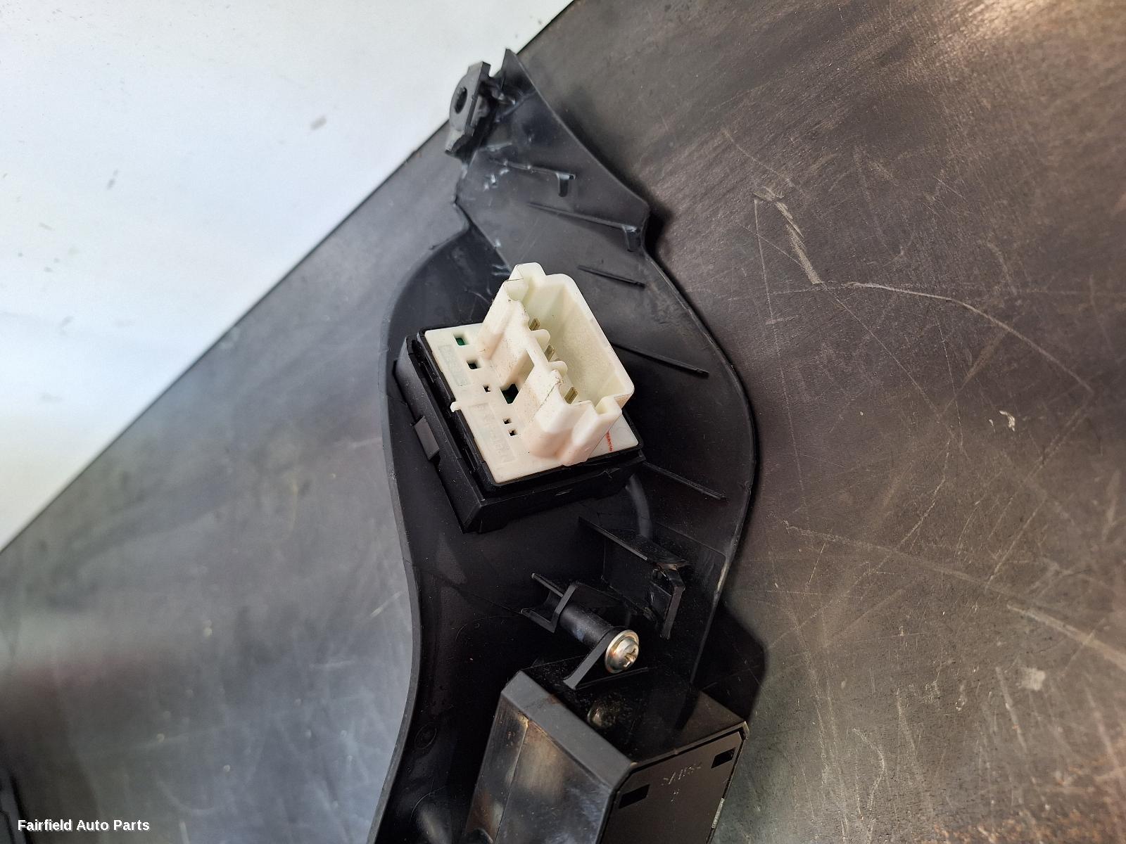 2010-2017 Mitsubishi Lancer Pwr Dr Wind Switch