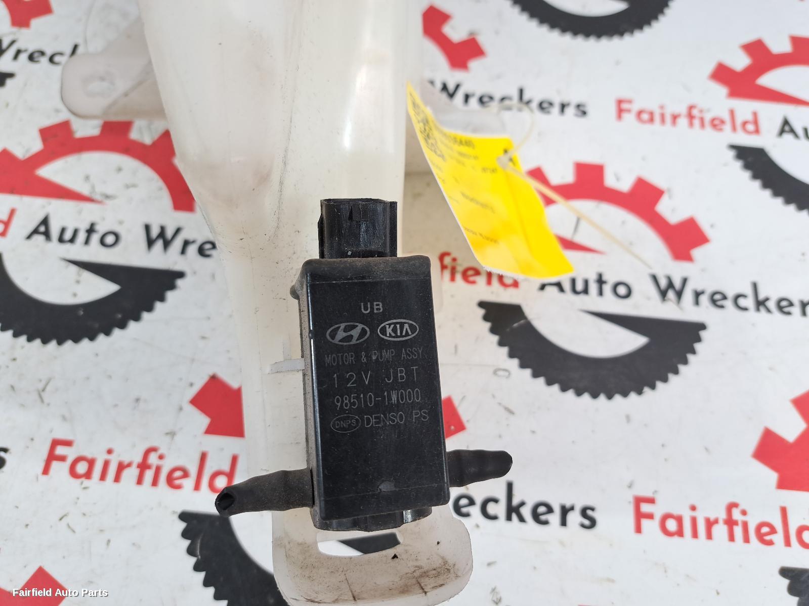 2012-2015 Hyundai I20 Washer Bottle