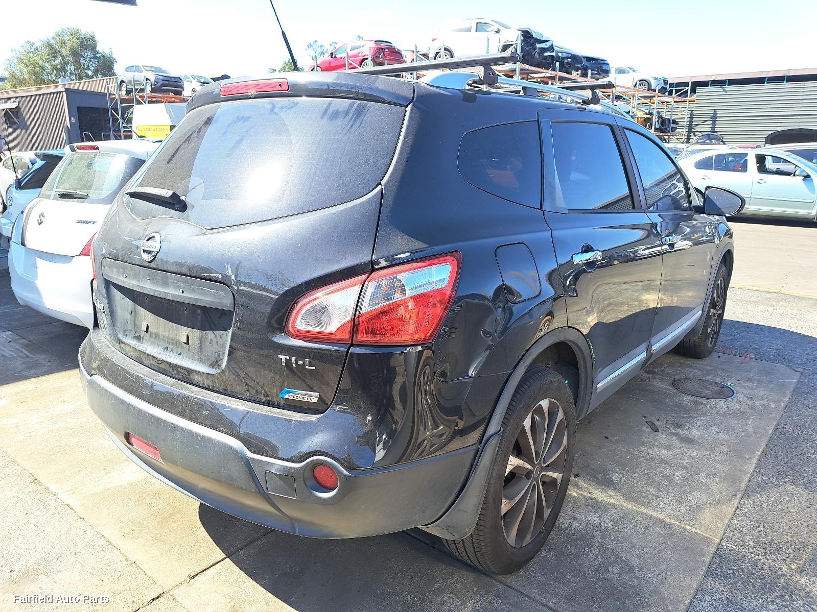 2010-2014 Nissan Dualis Left Front Door