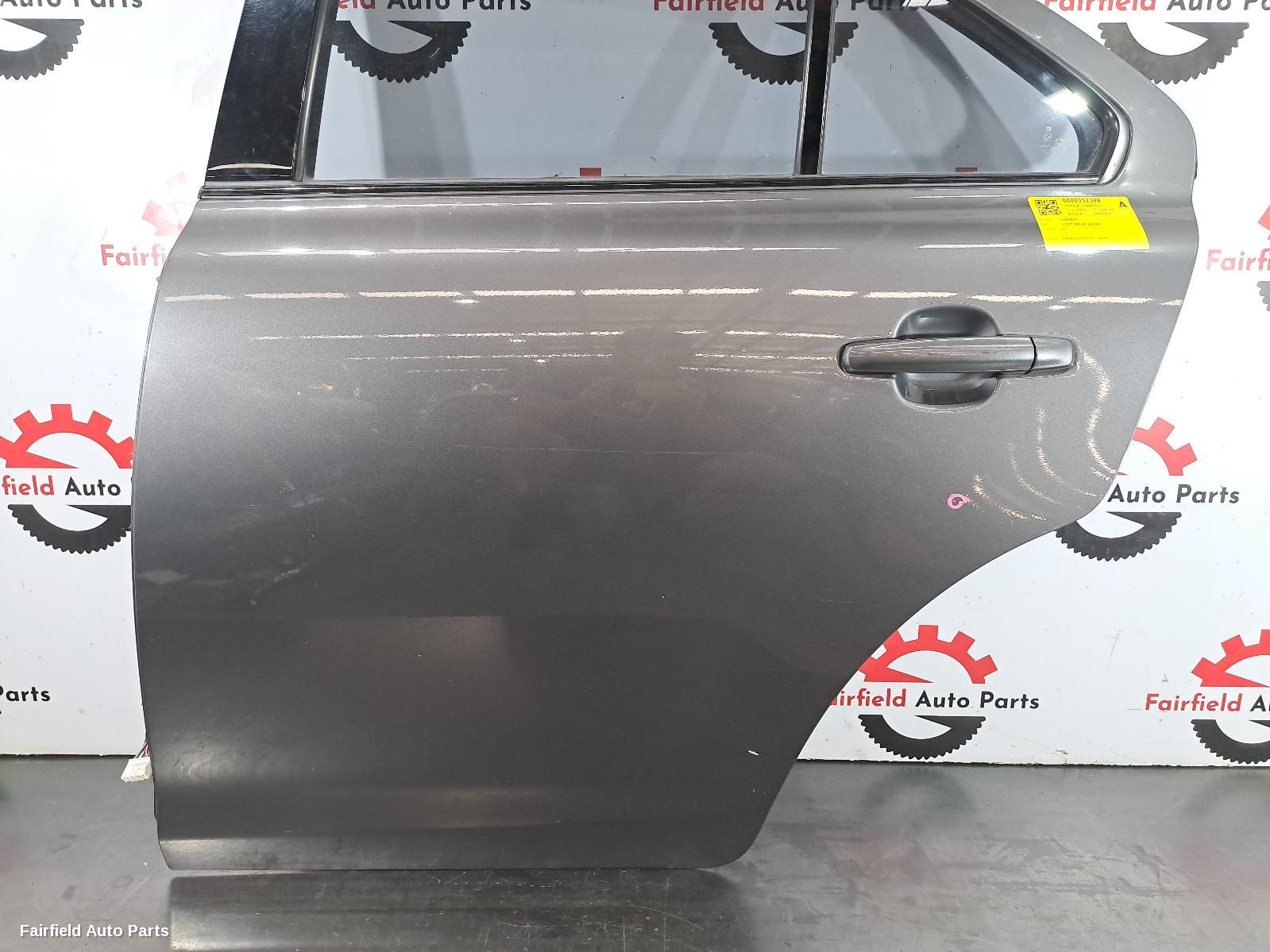 2009-2017 Suzuki Kizashi Left Rear Door Sliding