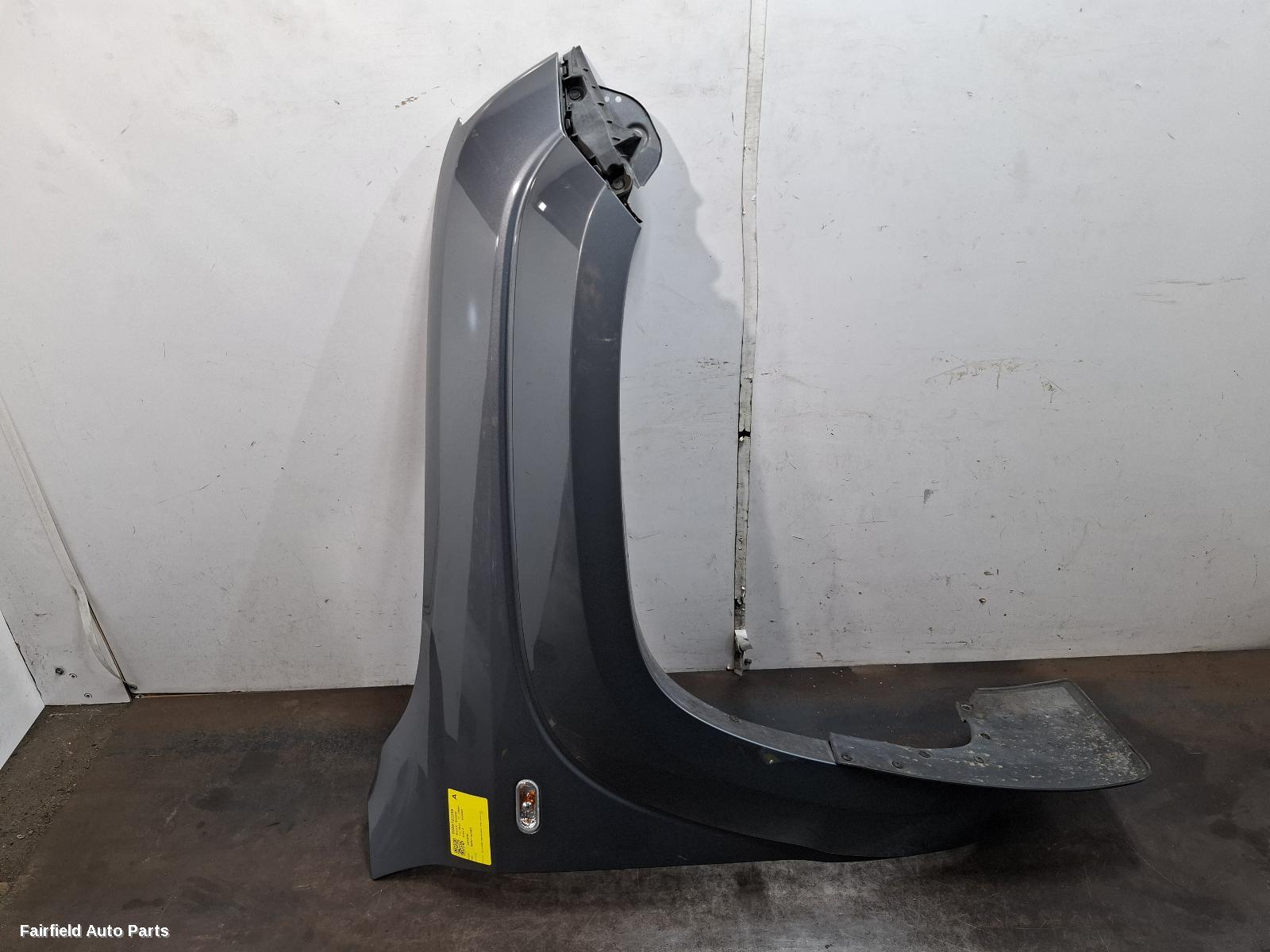 2010-2017 Volkswagen Amarok Right Guard