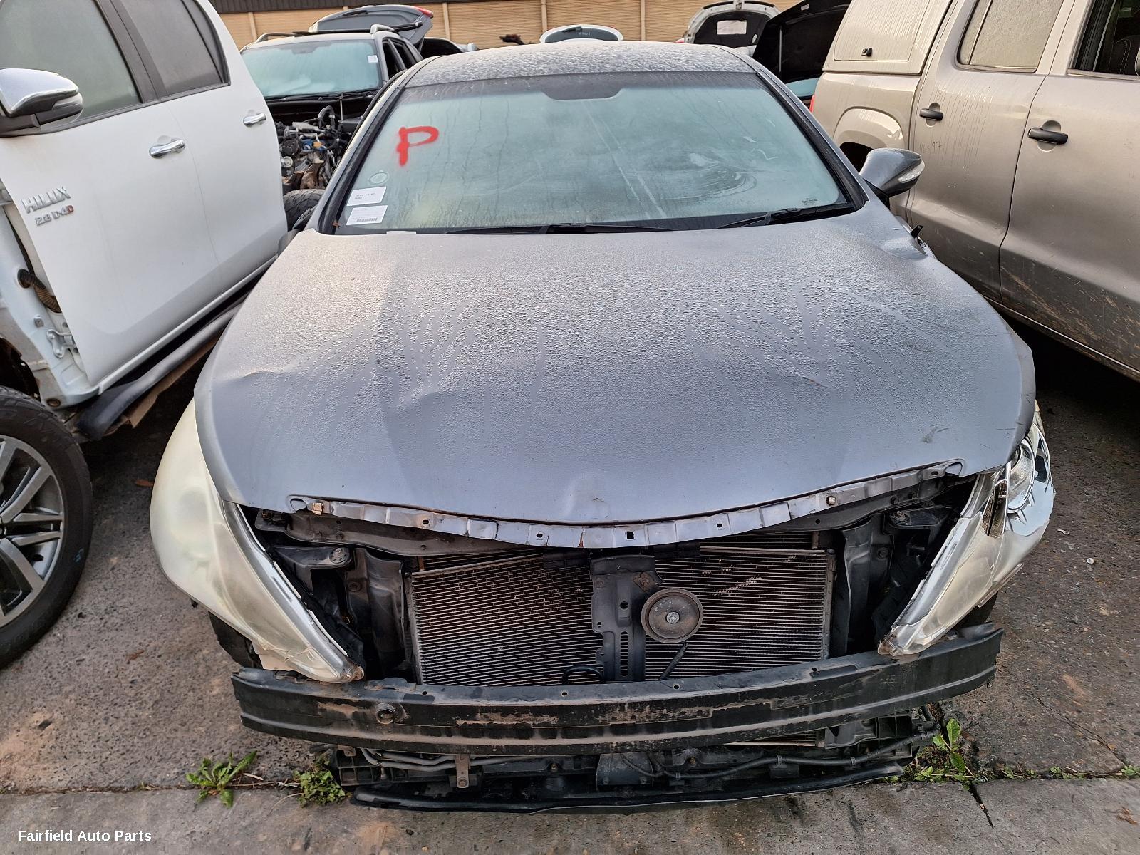 2010-2013 Hyundai I45 Rear Garnish