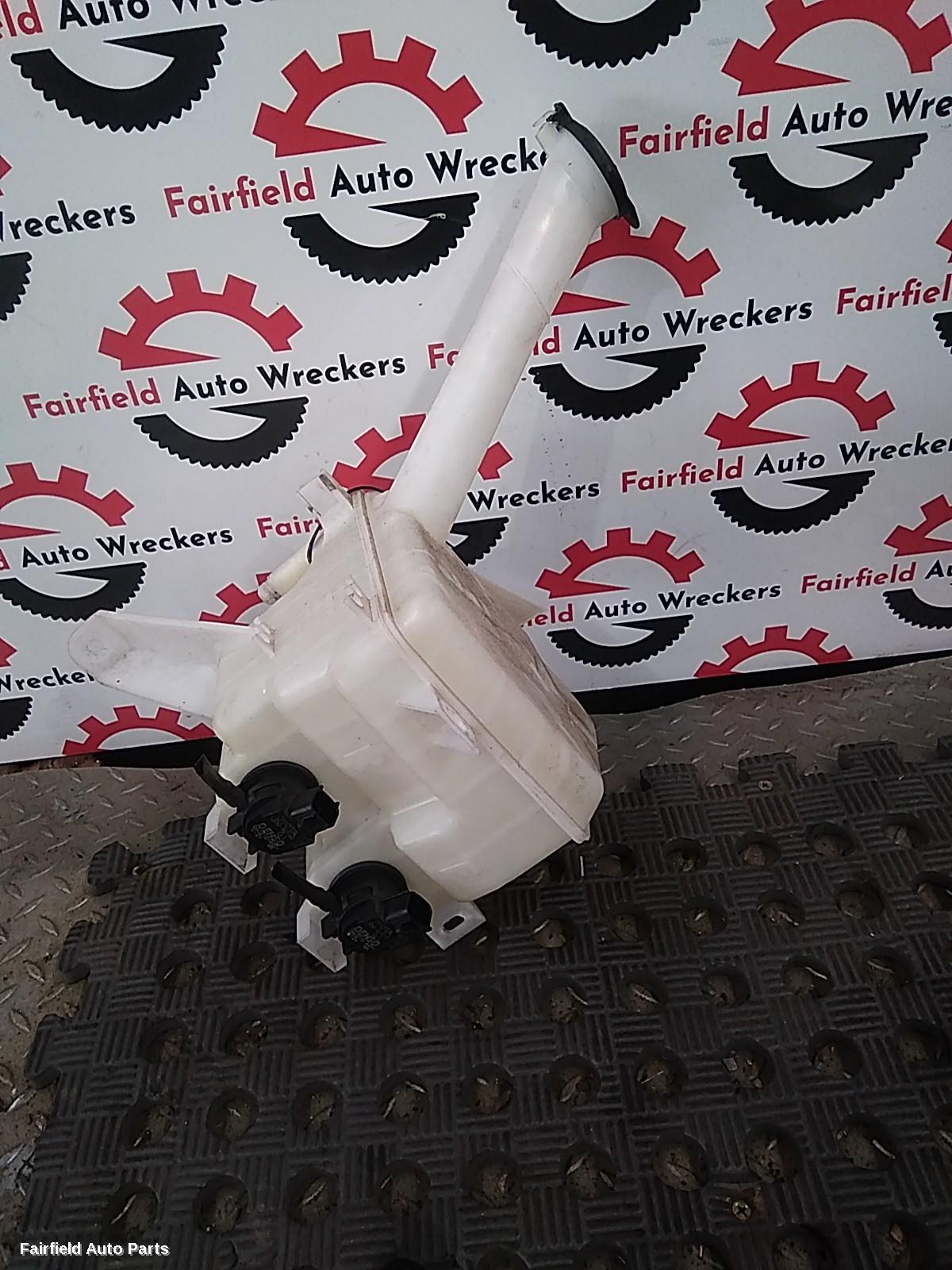 2011-2019 Toyota Yaris Washer Bottle