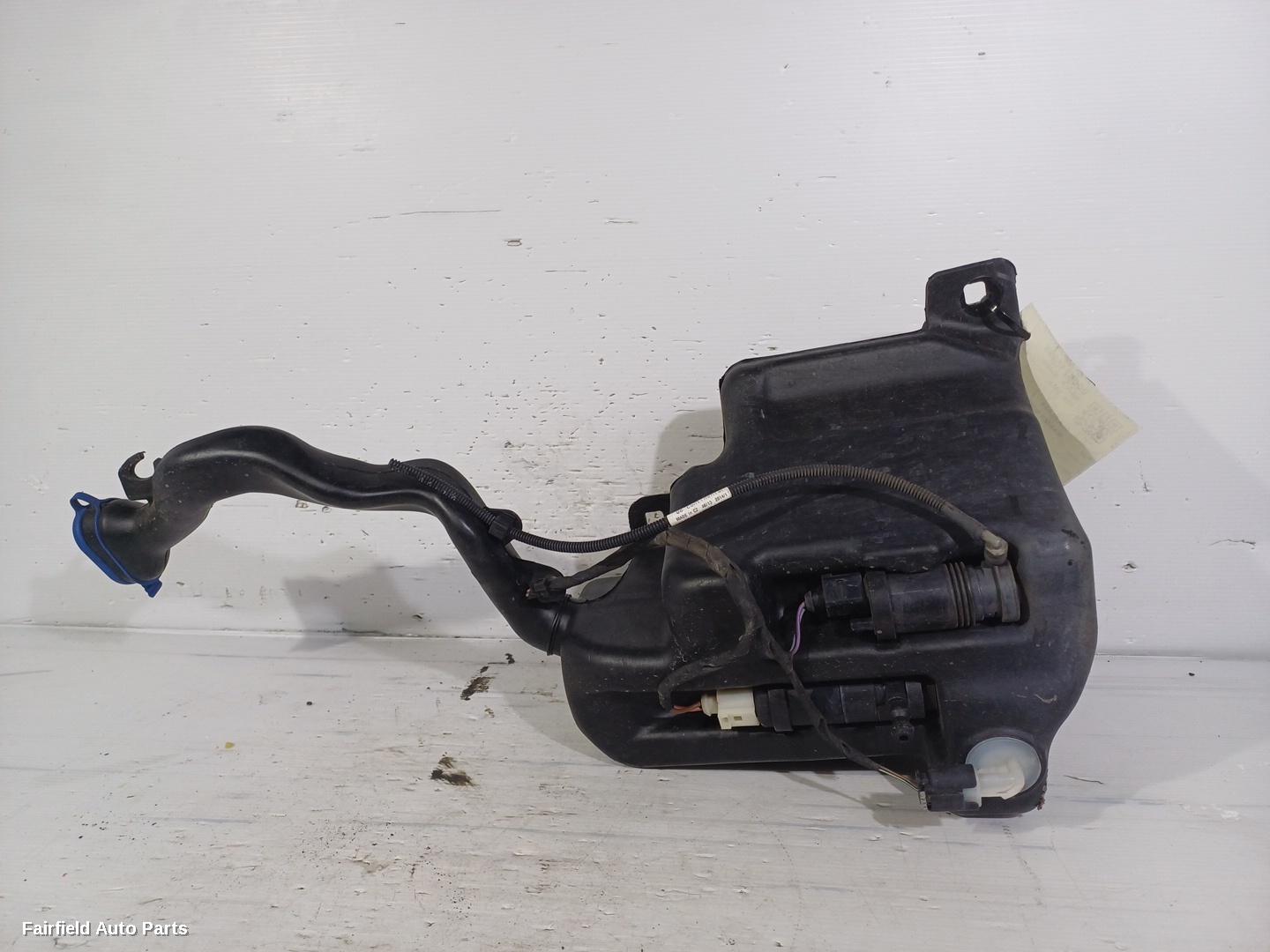 2013-2019 Mercedes Cla Class Washer Bottle