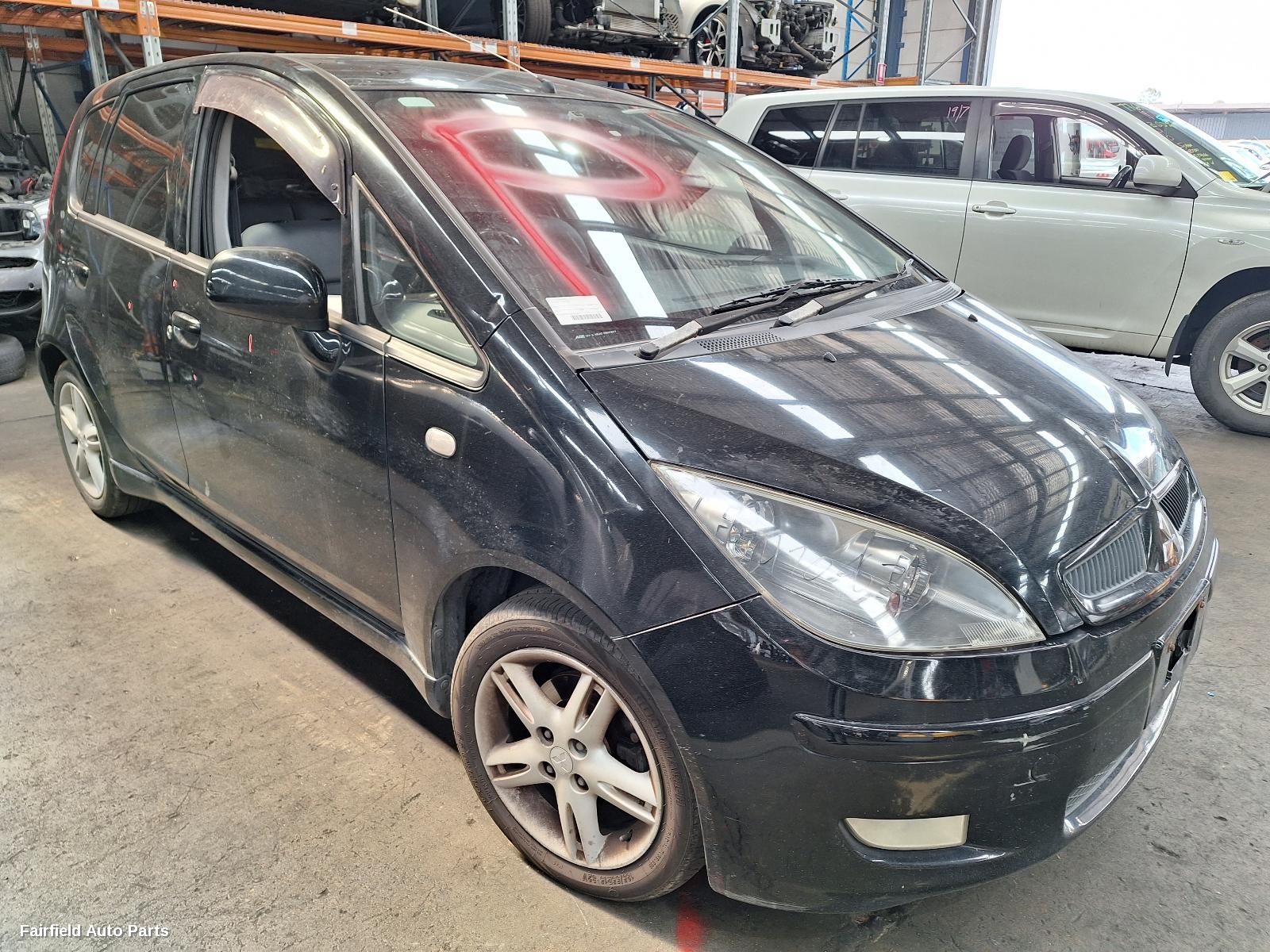 2002-2005 Mitsubishi Colt Grille