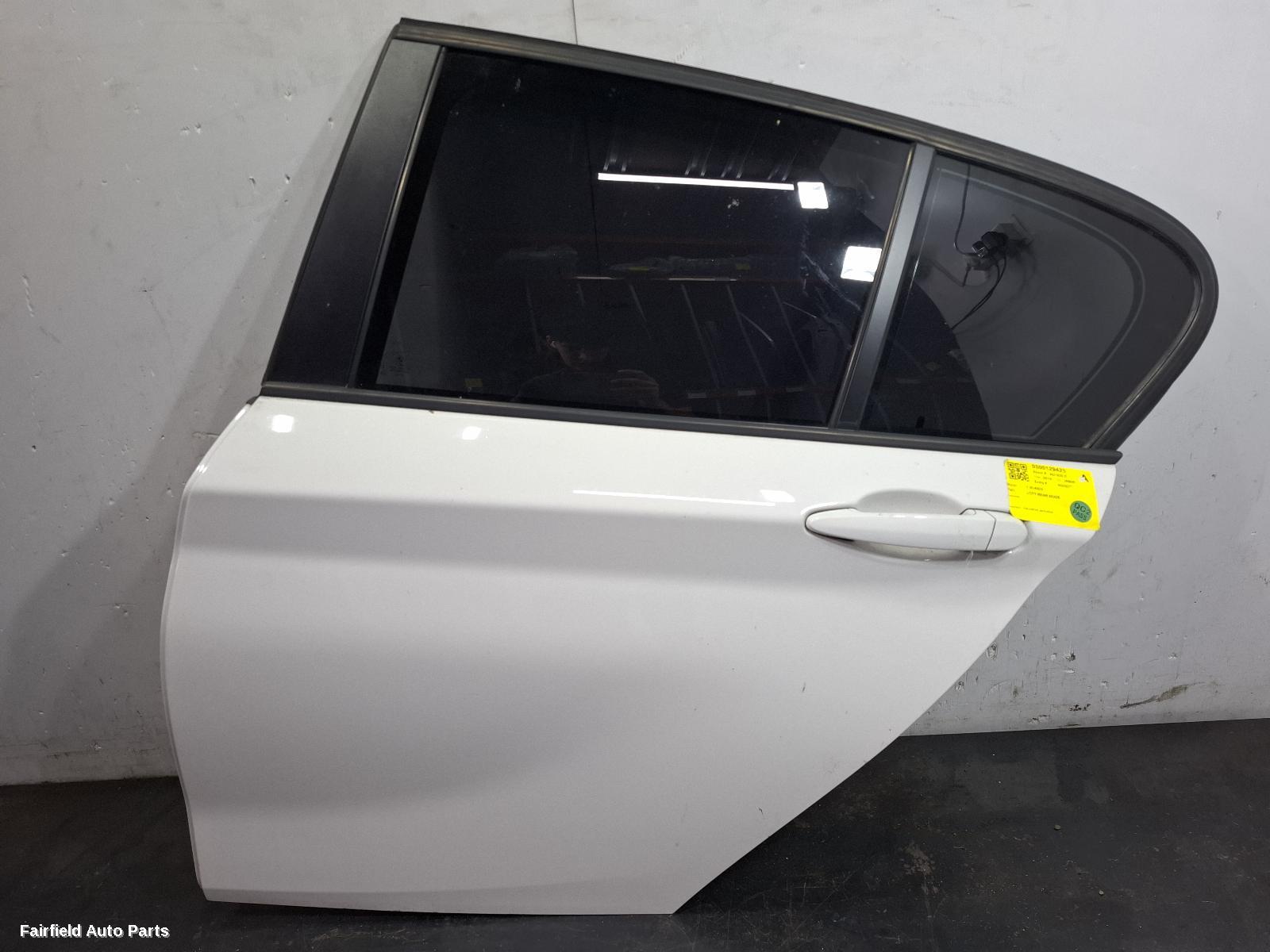 2011-2019 Bmw 1 Series Left Rear Door Sliding