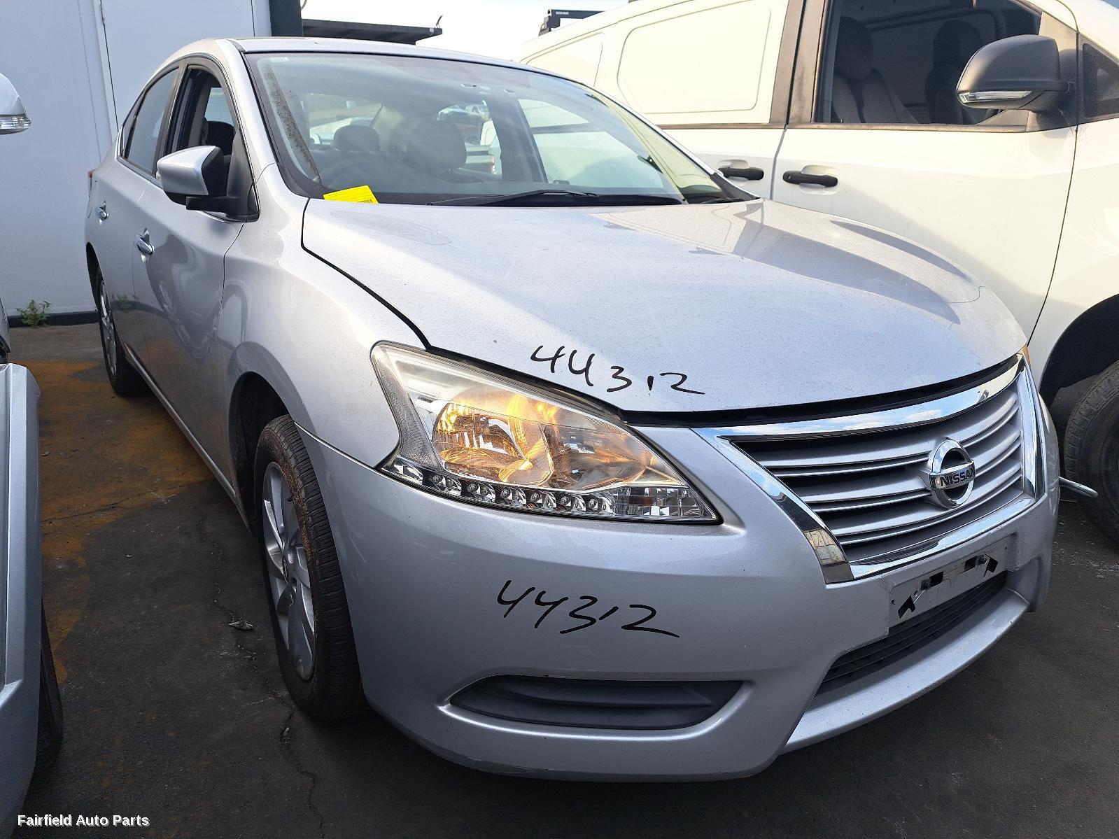 2012-2017 Nissan Pulsar Right Front Door