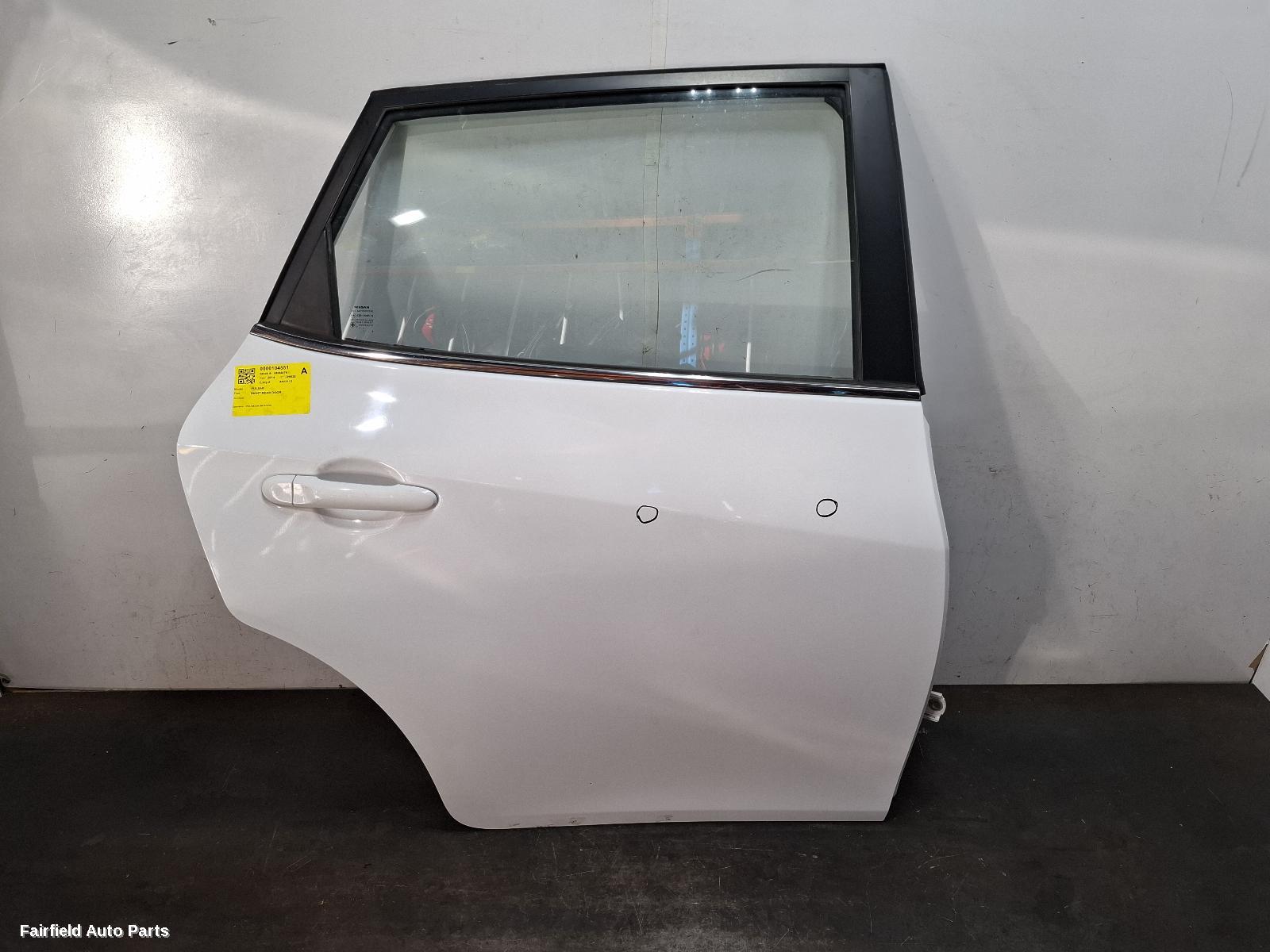 2013-2016 Nissan Pulsar Right Rear Door Sliding