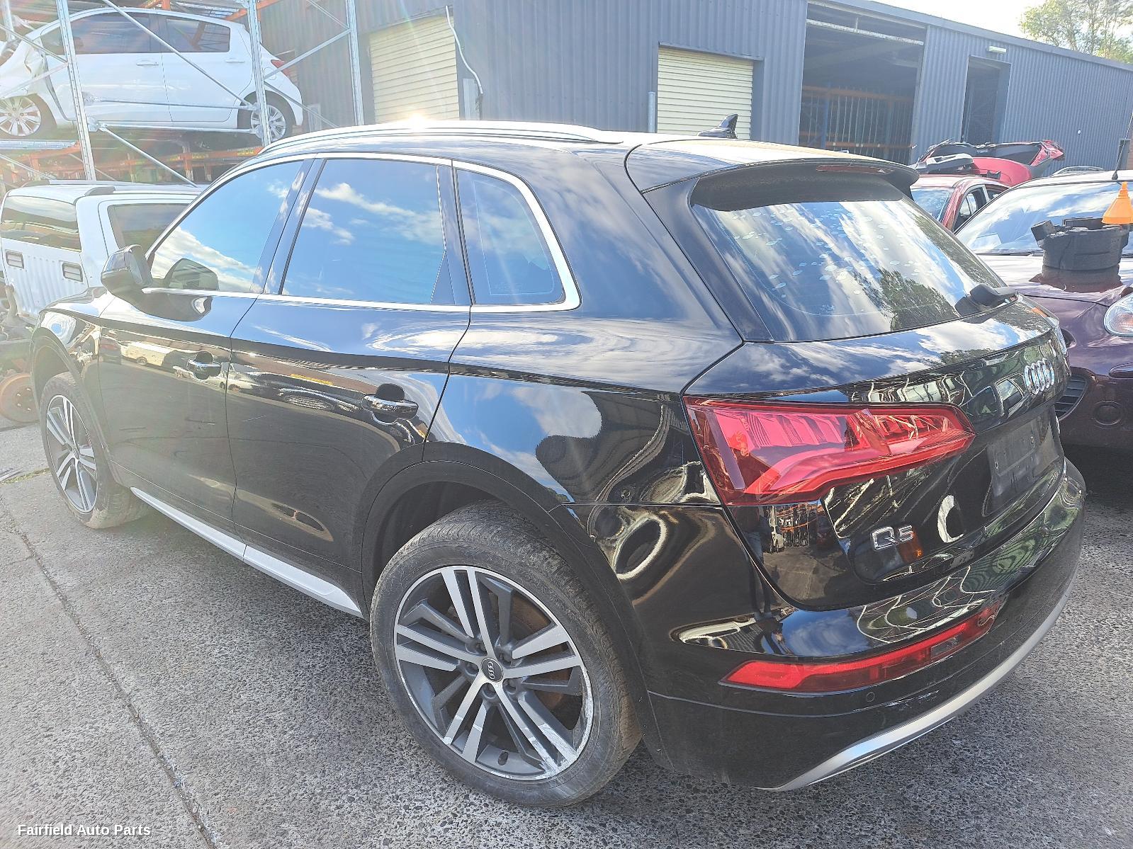 2017-2020 Audi Q5 Right Rear Door Sliding