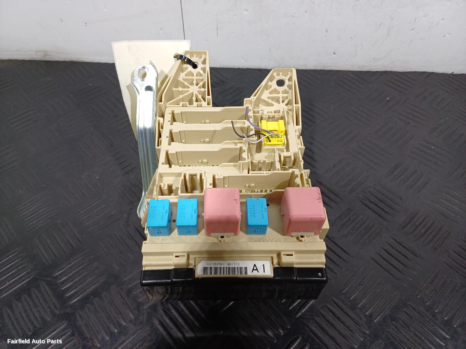 2007-2014 Toyota Kluger Fuse Box
