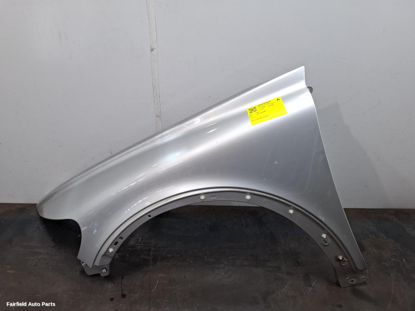 2007-2010 Volvo C30 Left Guard