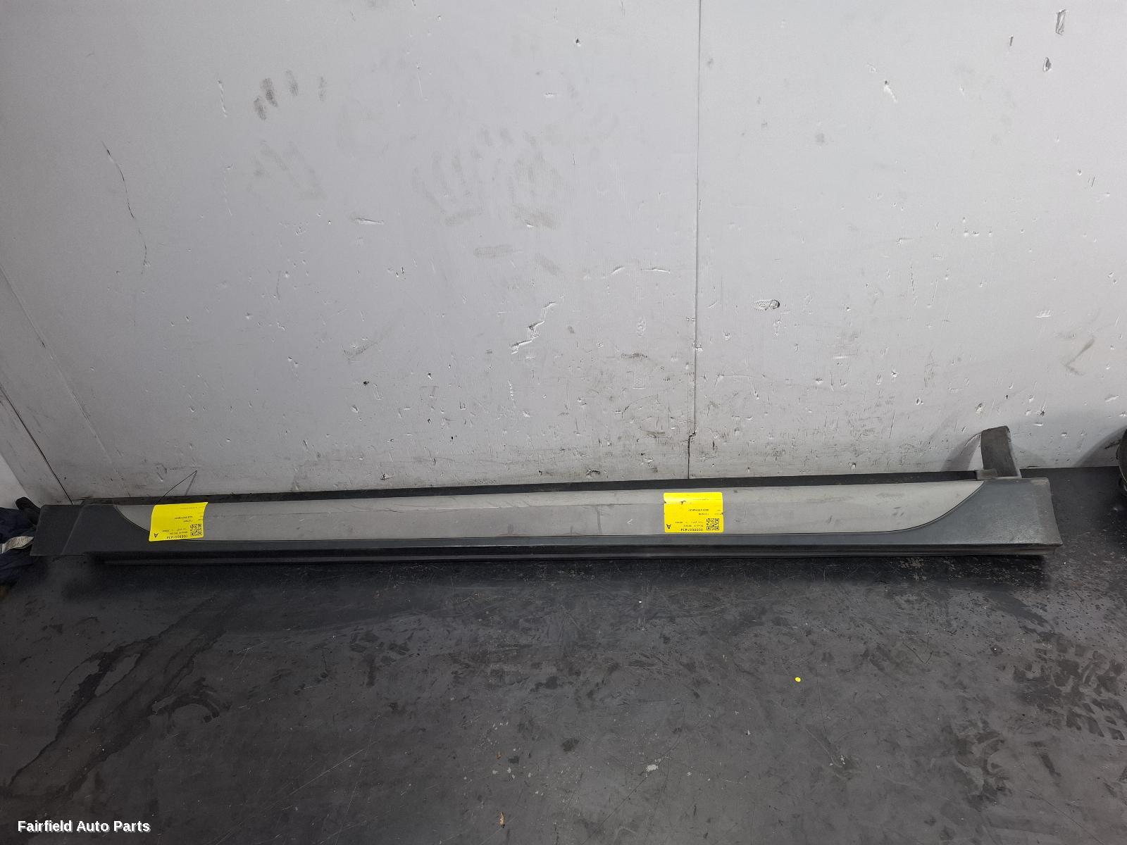 2015-2021 Hyundai Tucson Side Step Skirt