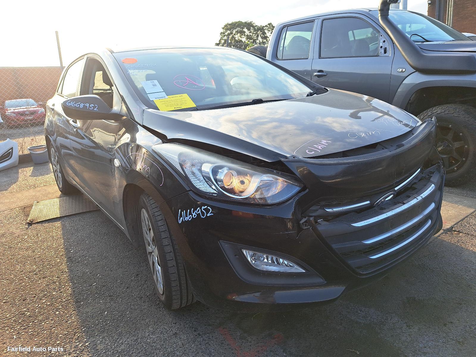 2012-2017 Hyundai I30 Washer Bottle