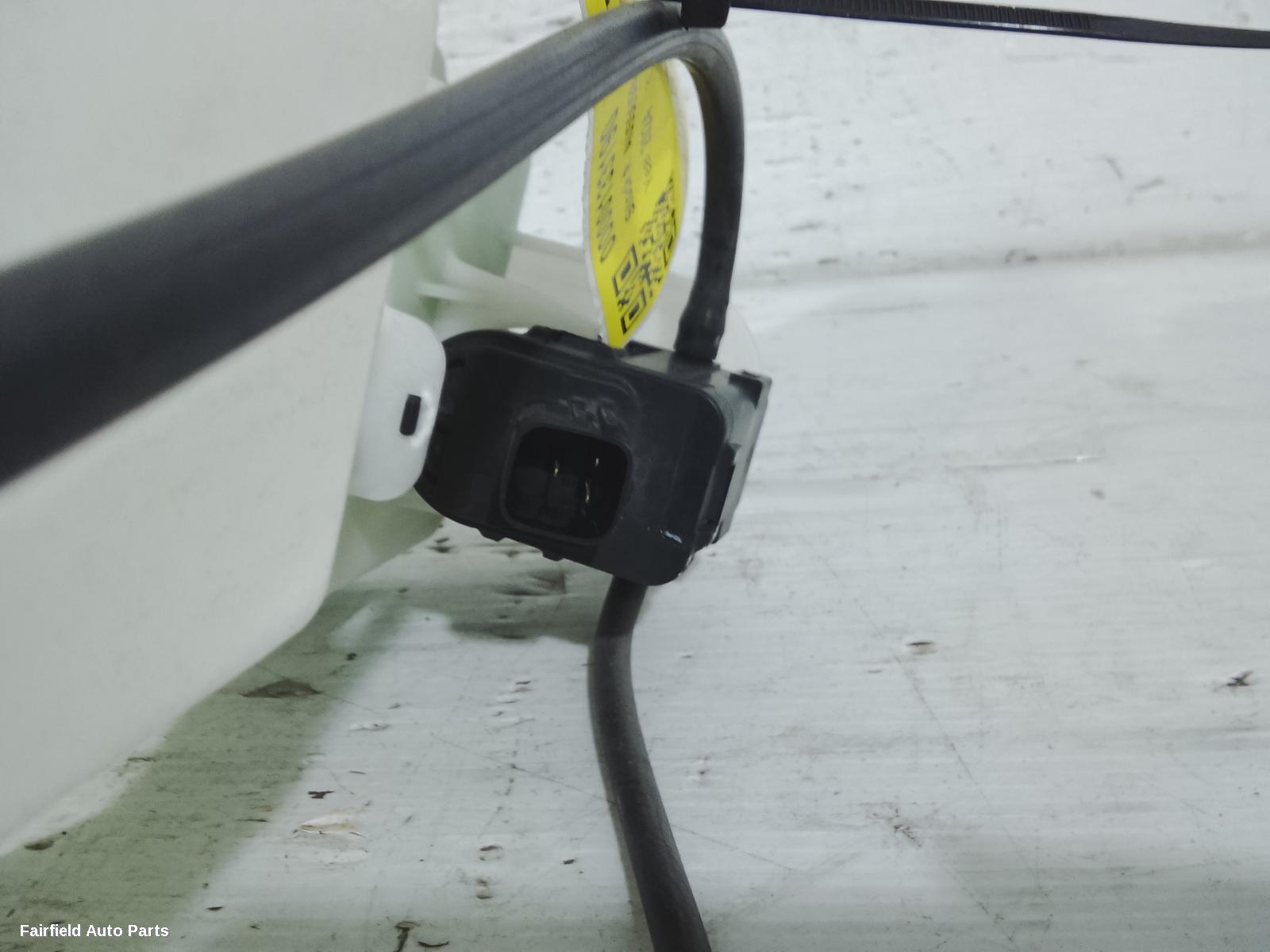 2020-2026 Kia Stonic Washer Bottle