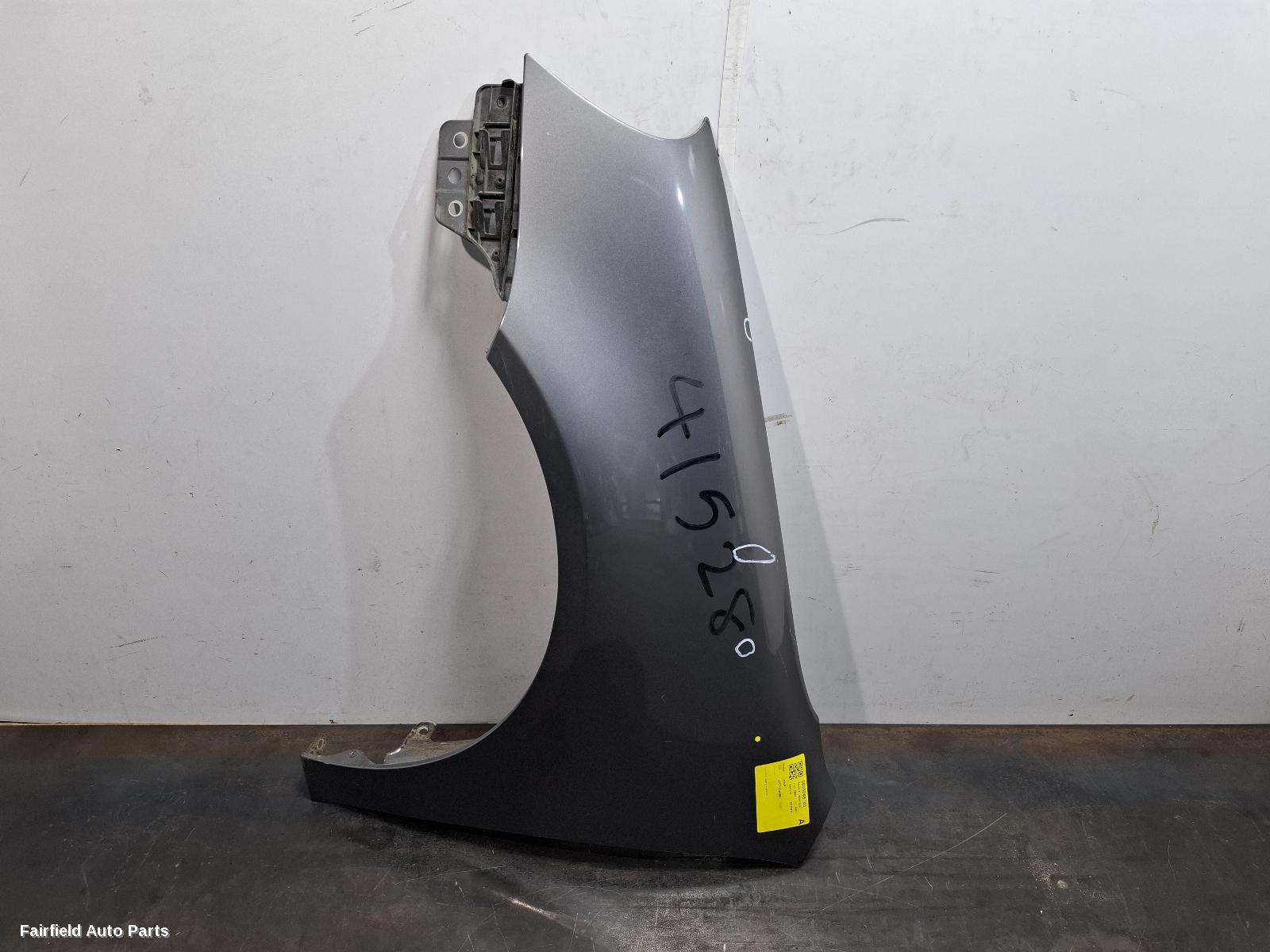 2004-2009 Volkswagen Golf Left Guard