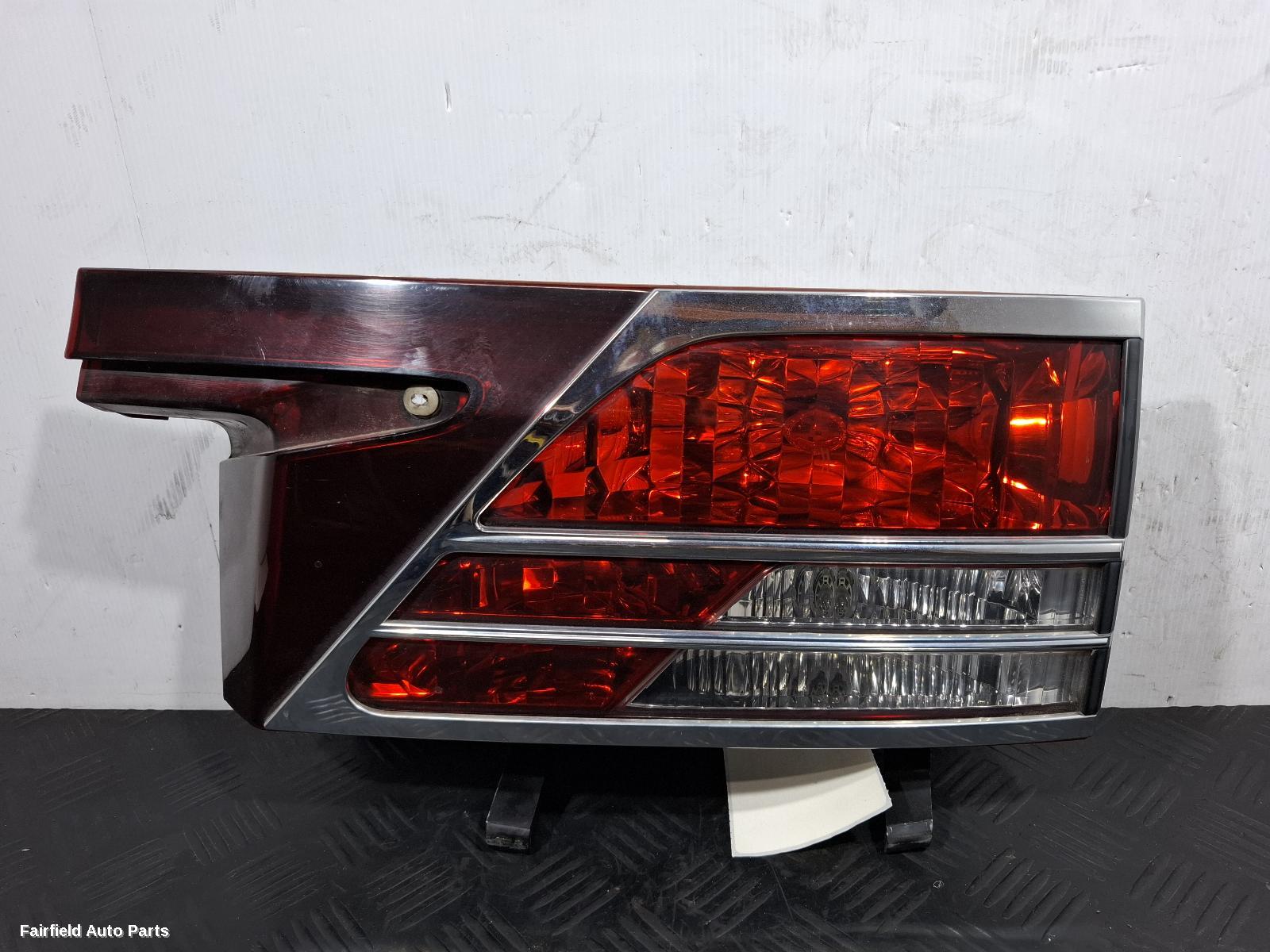2003-2006 Toyota Estima Rear Garnish