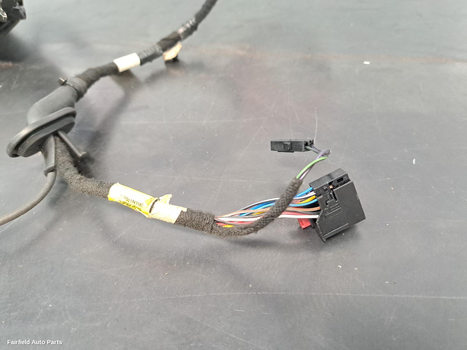 2019-2023 Audi Q3 Right Door Mirror