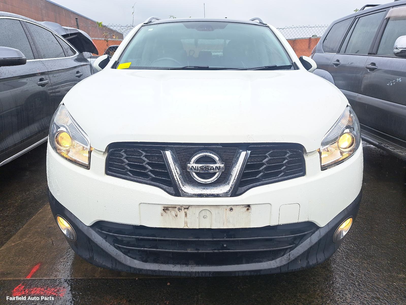 2010-2014 Nissan Dualis Left Front Door