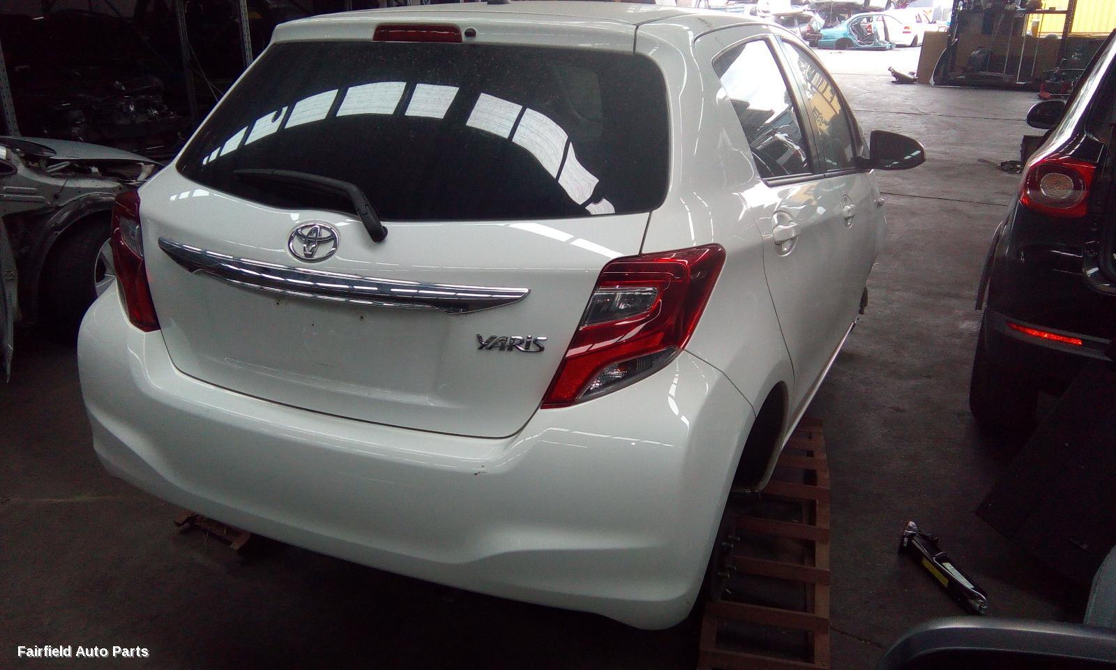 2014-2016 Toyota Yaris Grille