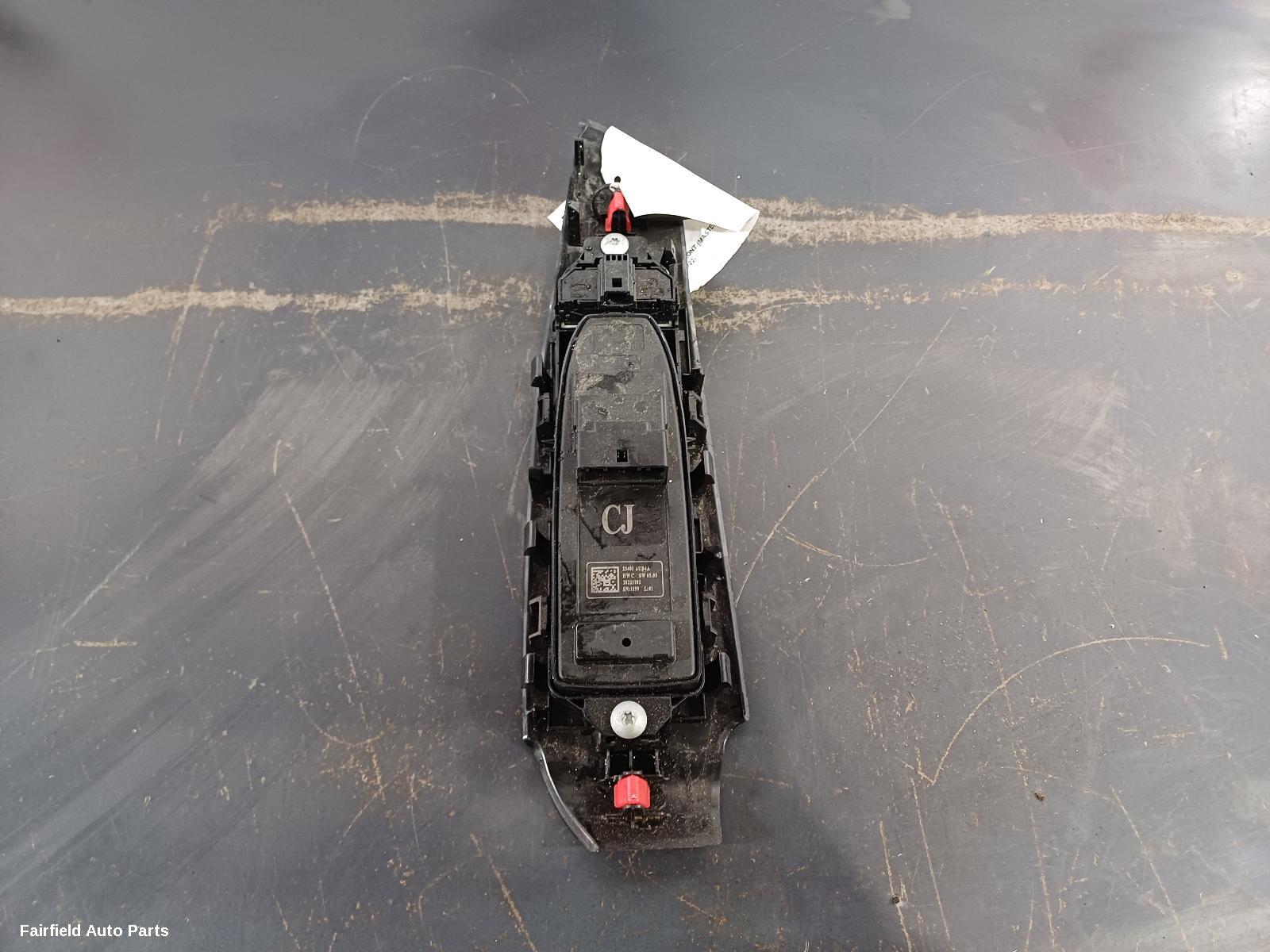 2022-2024 Nissan Qashqai Pwr Dr Wind Switch
