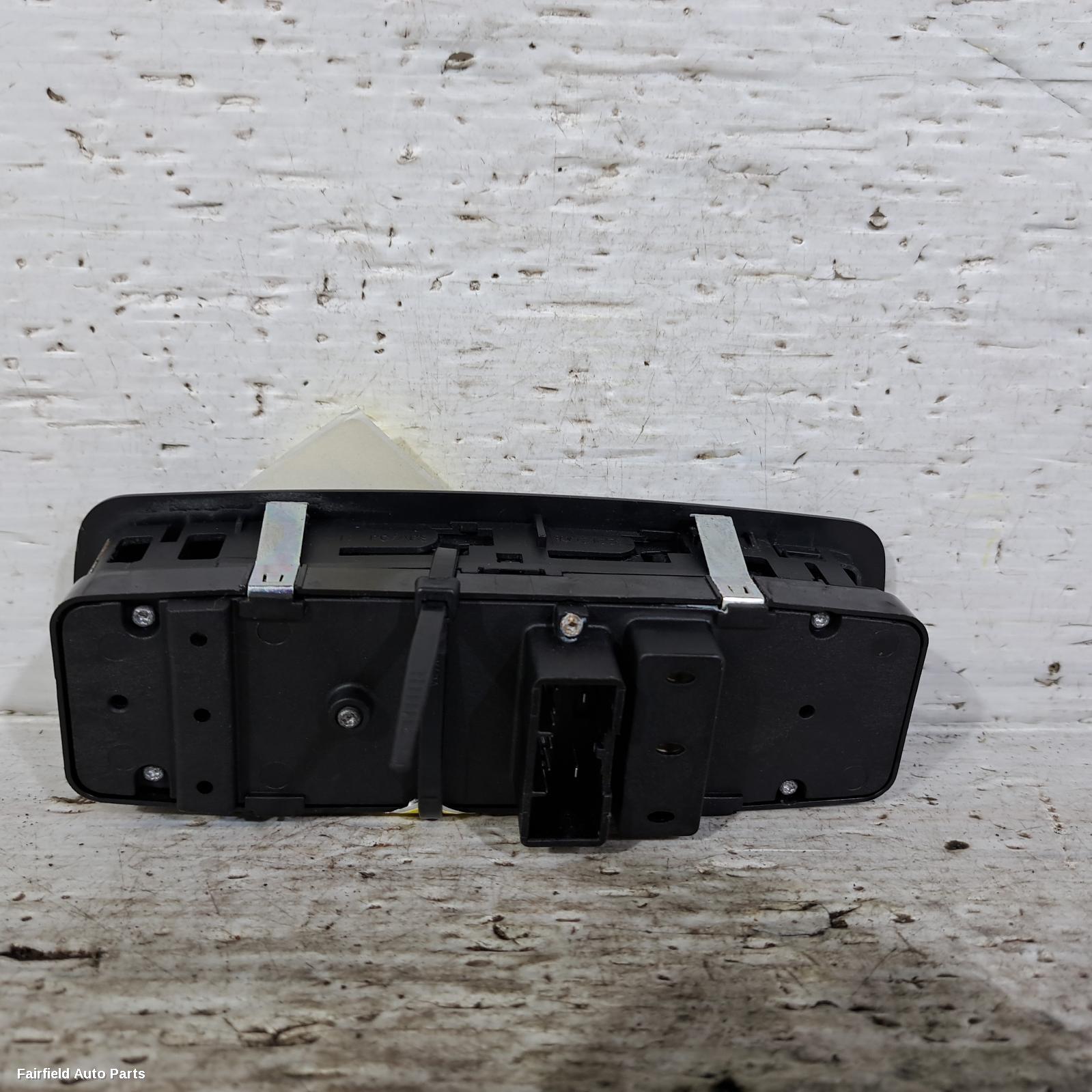 2014-2022 Jeep Cherokee Pwr Dr Wind Switch