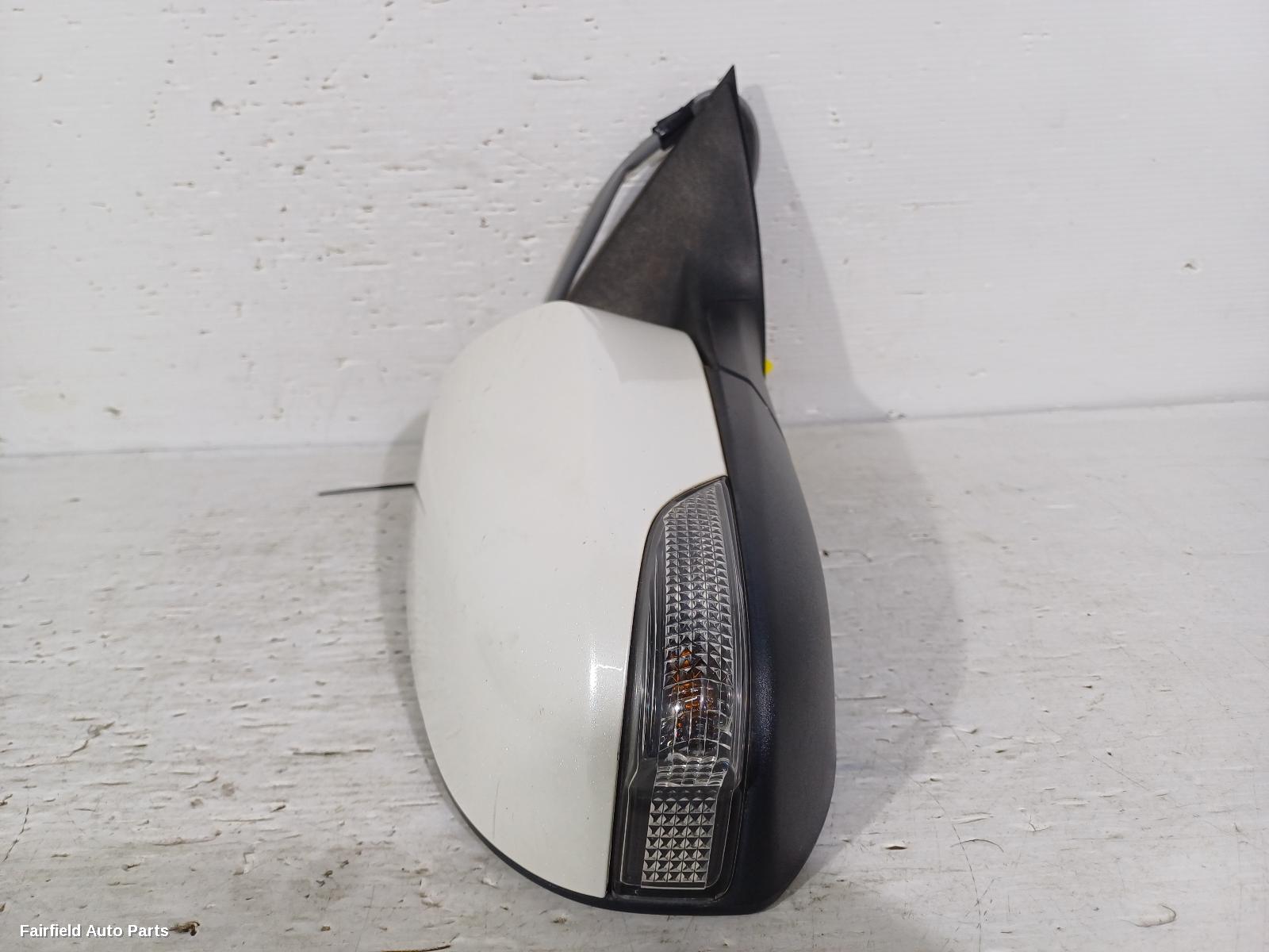 2015-2017 Toyota Aurion Right Door Mirror