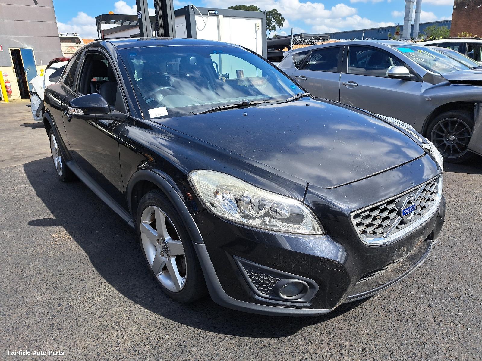2010-2013 Volvo C30 Right Guard