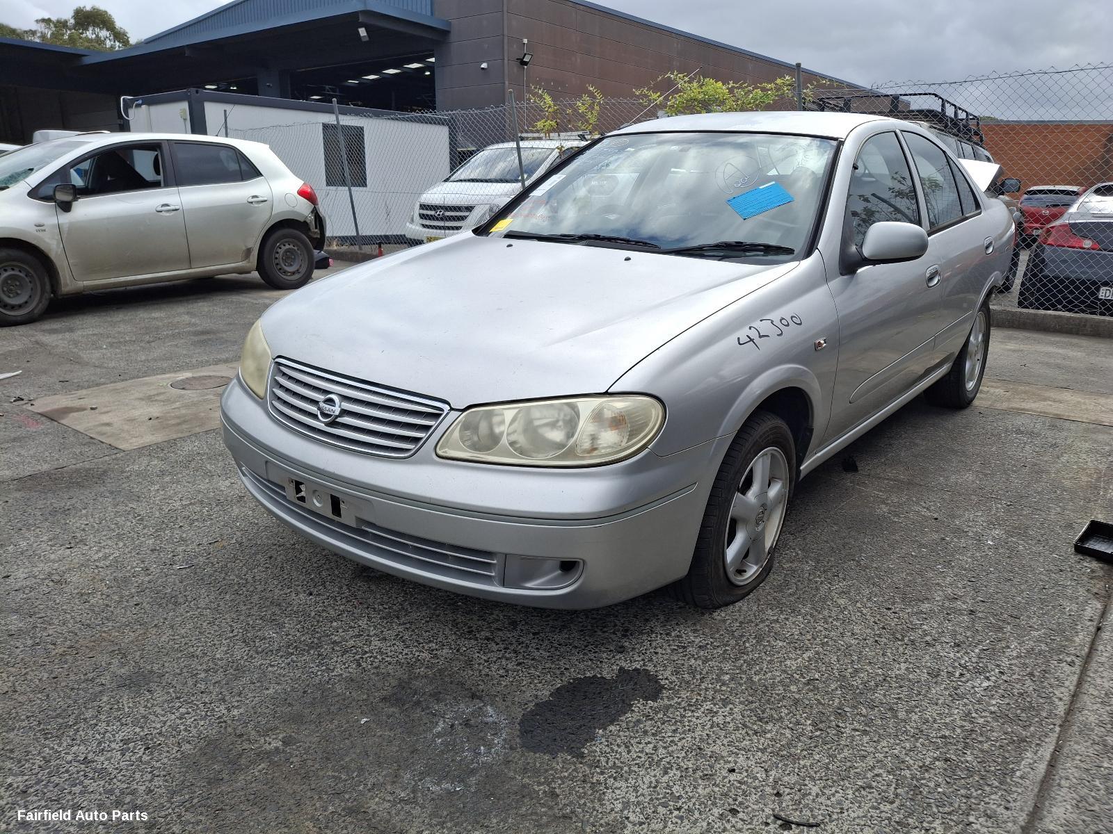 2000-2005 Nissan Pulsar Left Rear Door Sliding
