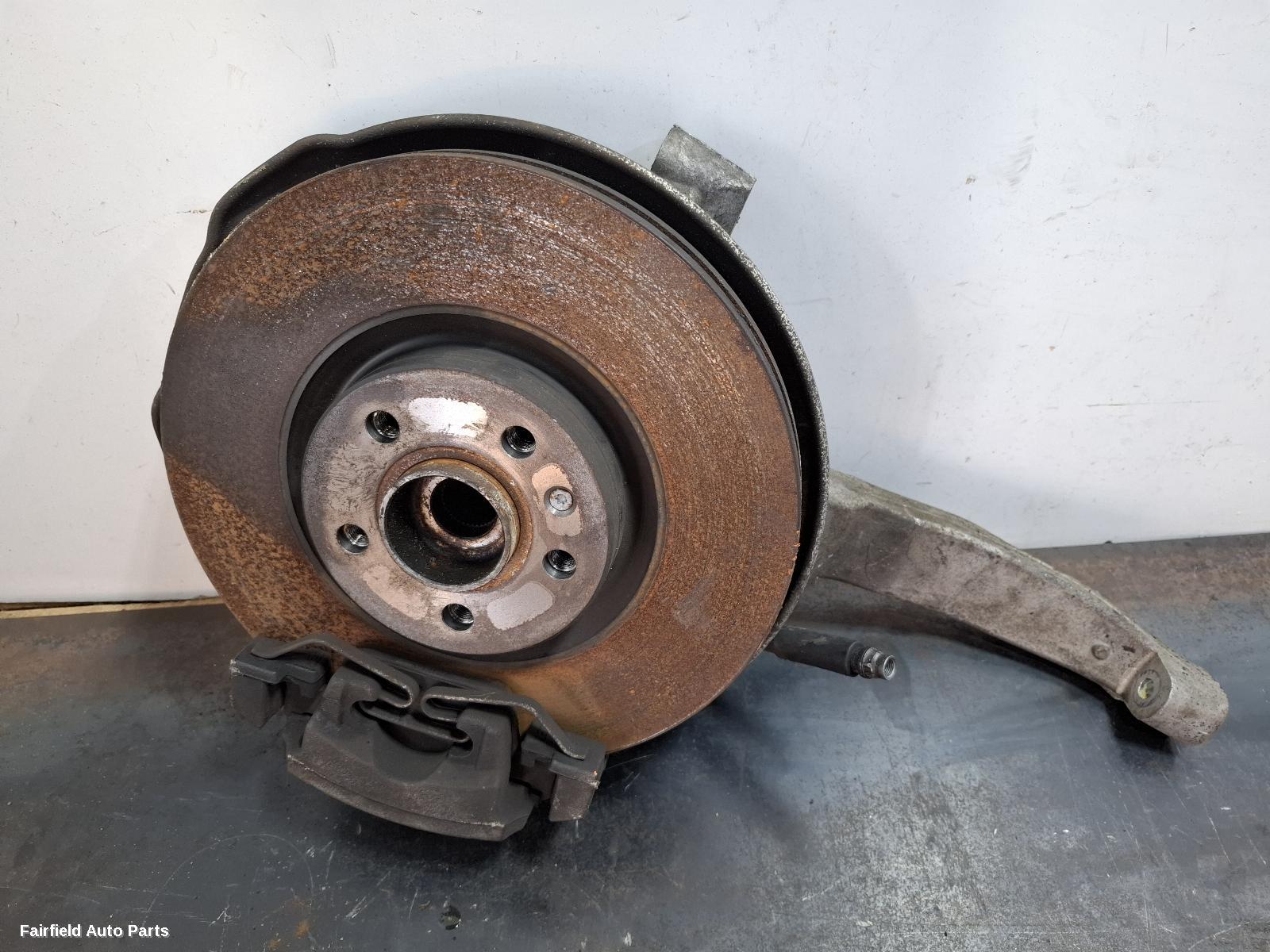 2017-2025 Volvo Xc60 Right Front Hub Assembly
