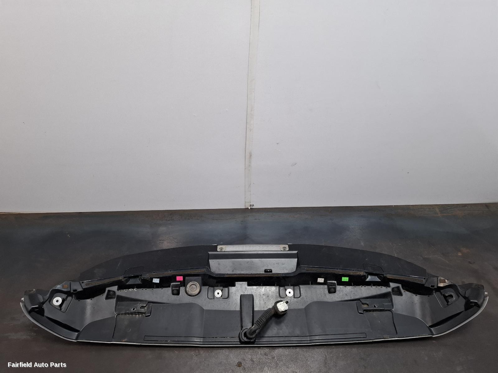 2016-2021 Toyota Kluger Rear Spoiler