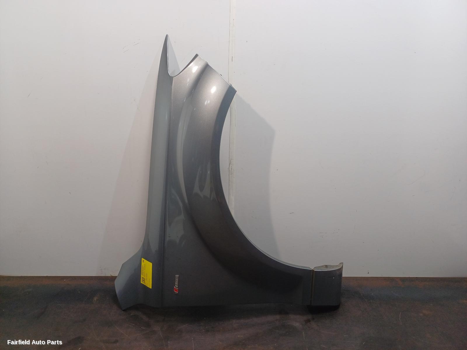 2006-2015 Audi Q7 Right Guard