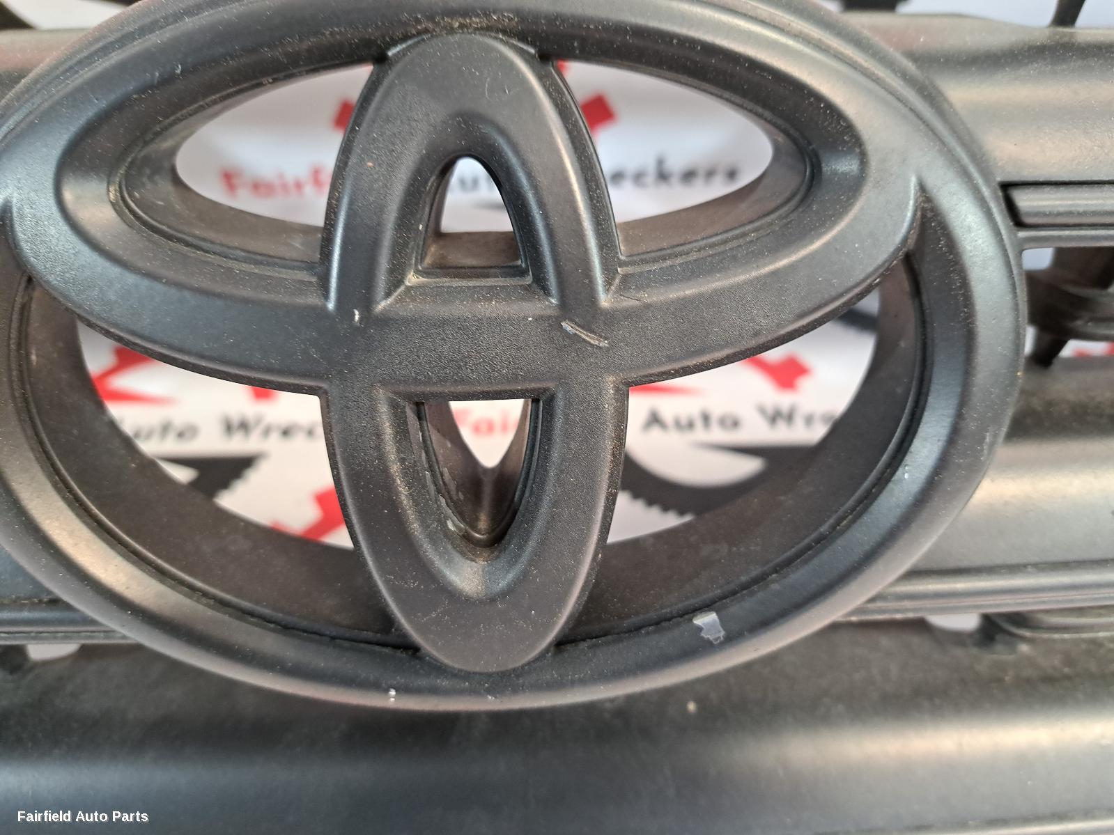 2007-2012 Toyota Landcruiser Grille