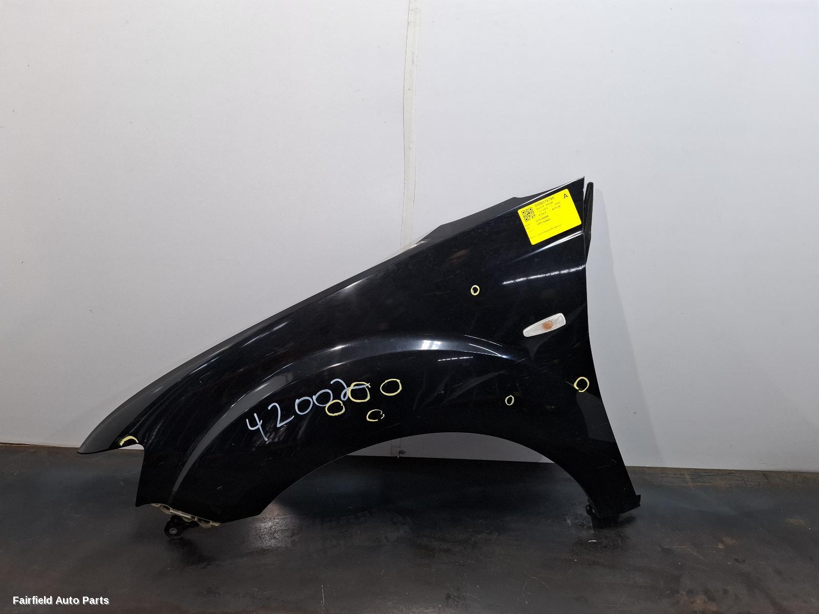 2009-2012 Mitsubishi Outlander Left Guard