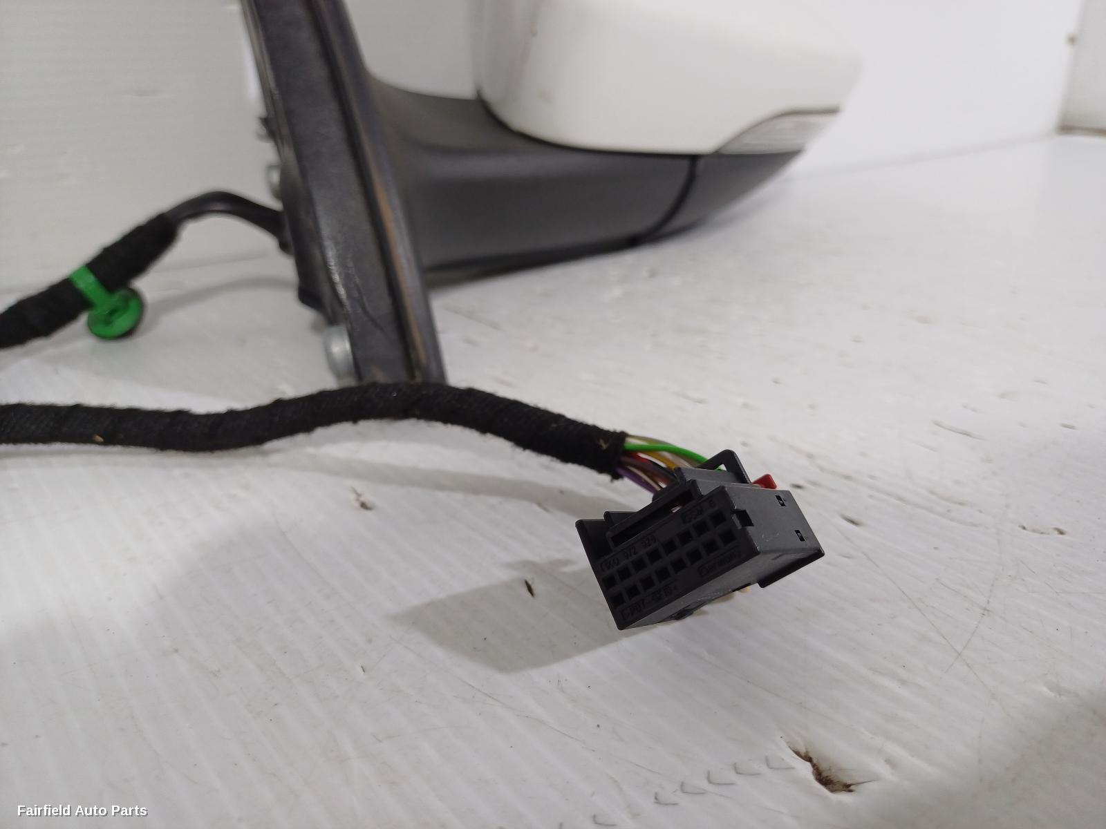 2010-2015 Volkswagen Passat Left Door Mirror