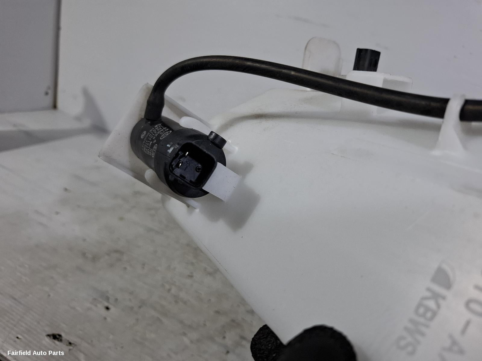 2021-2026 Hyundai I30 Washer Bottle