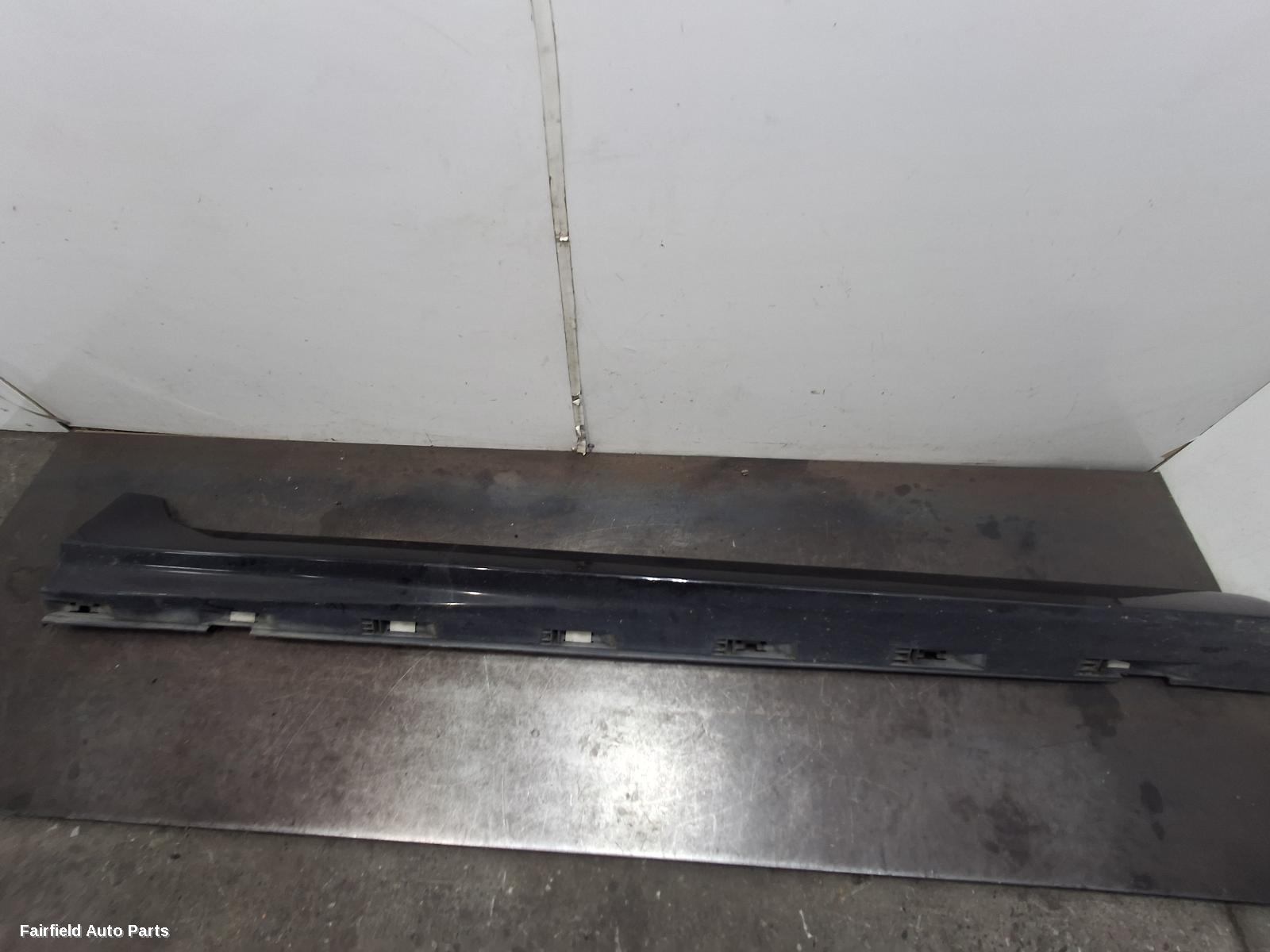 2006-2017 Holden Commodore Side Step Skirt