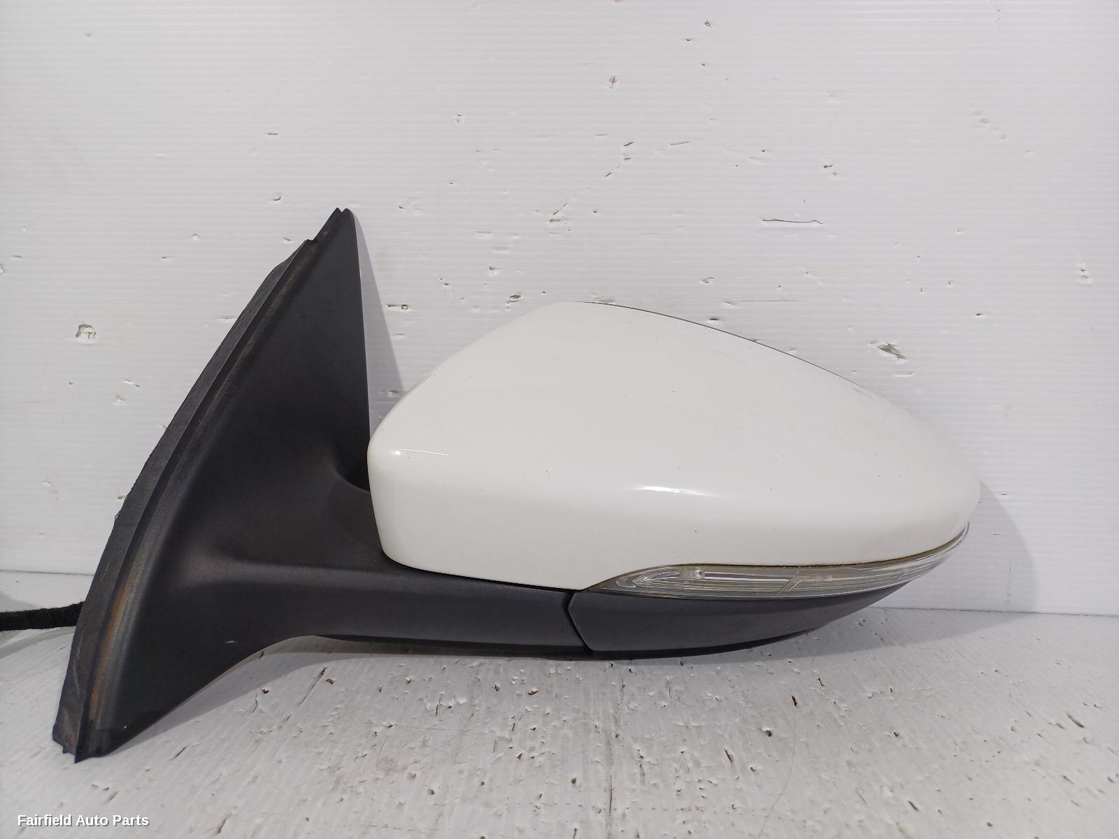 2010-2015 Volkswagen Passat Left Door Mirror
