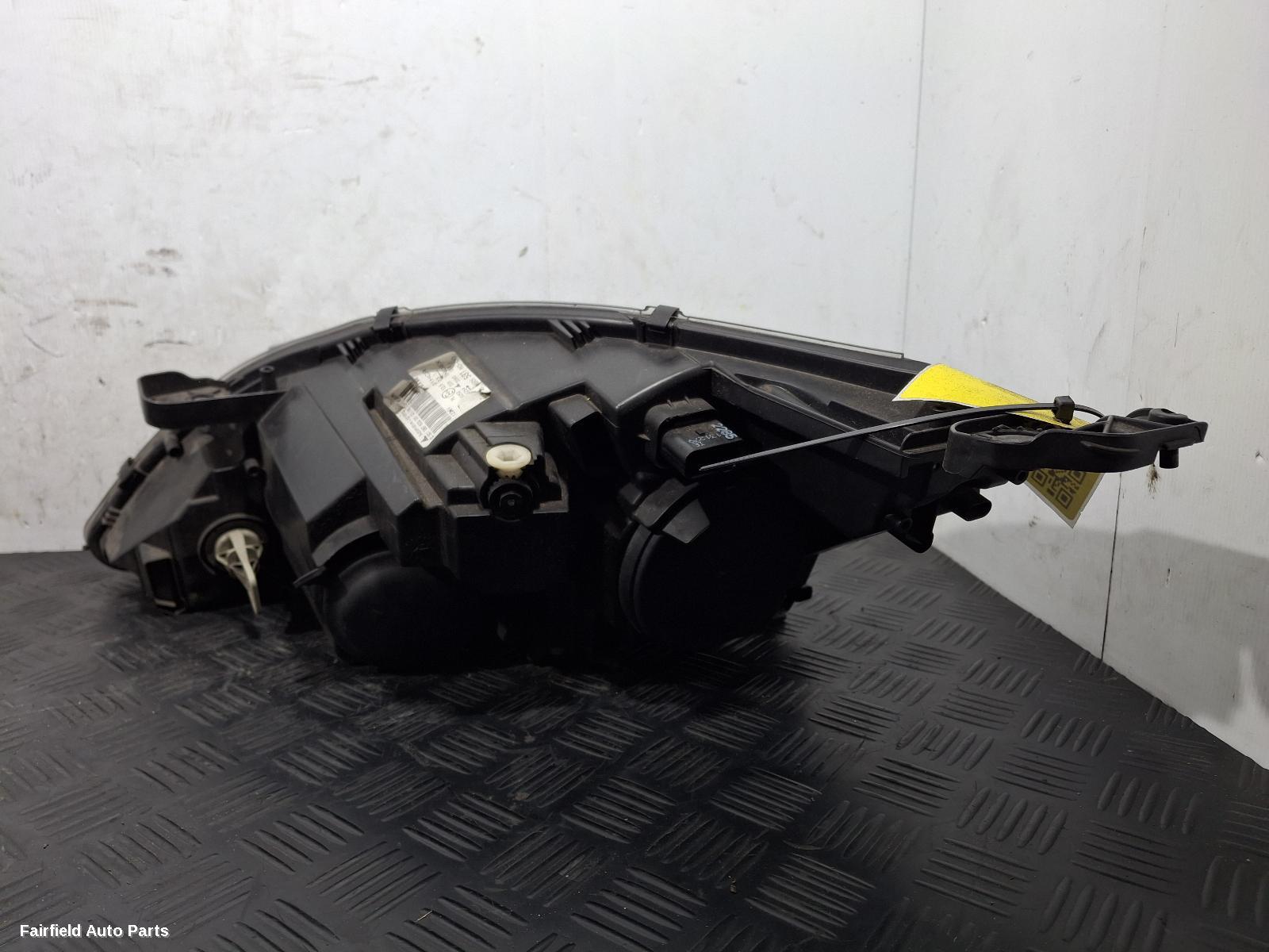 2014-2017 Peugeot 308 Right Headlamp