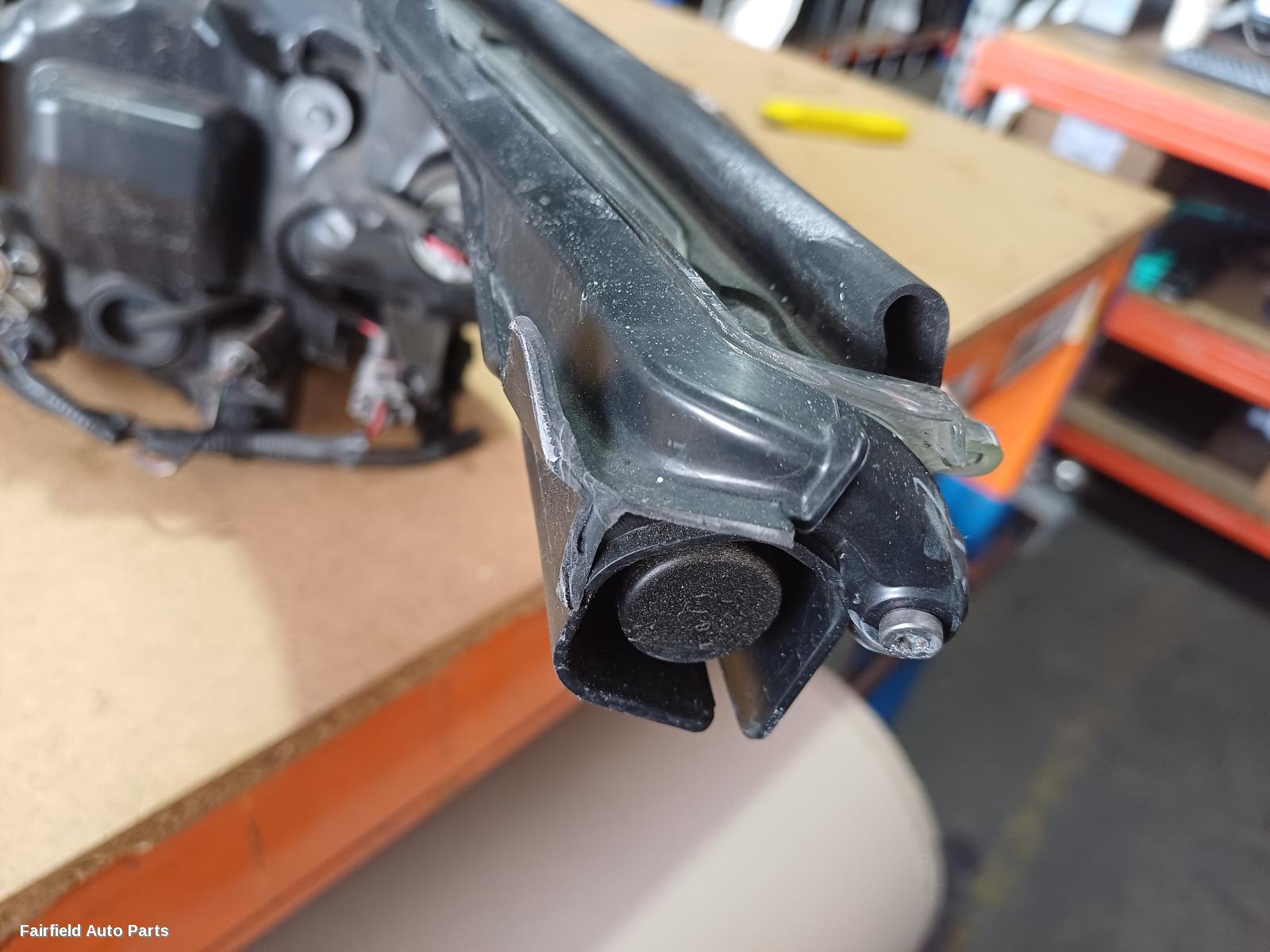 2013-2016 Toyota Kluger Right Headlamp