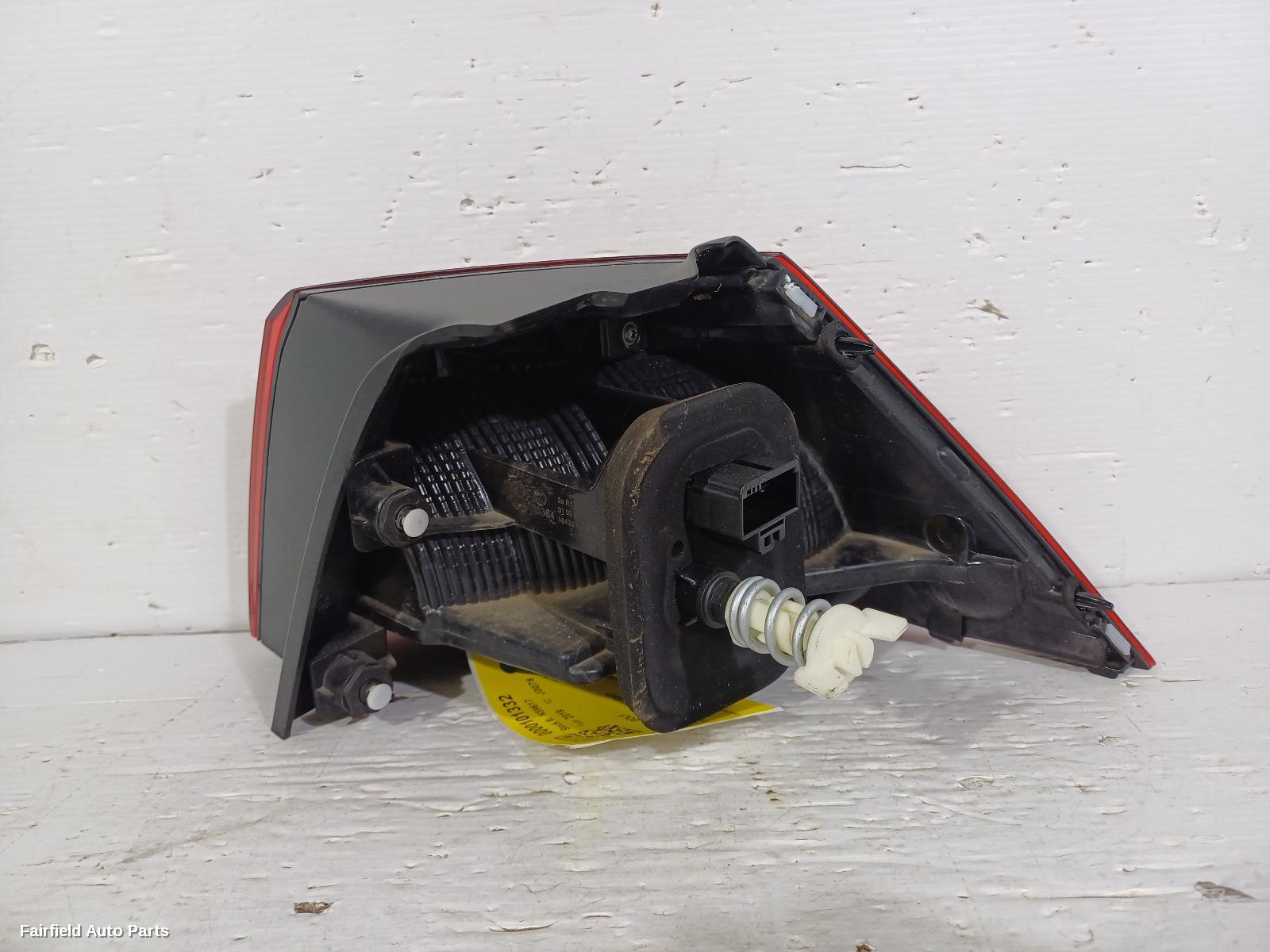 2017-2020 Volkswagen Golf Left Taillight