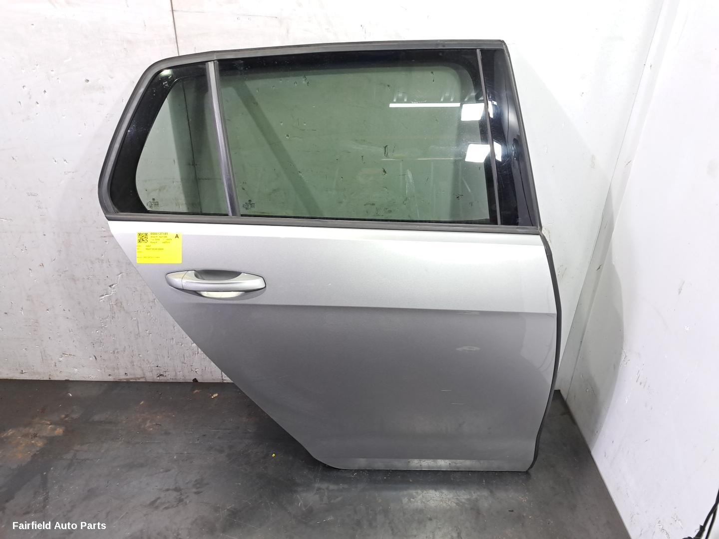 2012-2020 Volkswagen Golf Right Rear Door Sliding