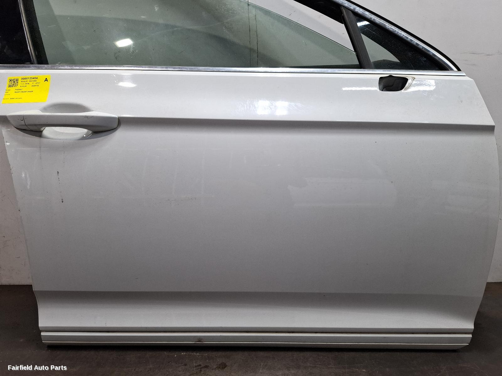 2015-2023 Volkswagen Passat Right Front Door